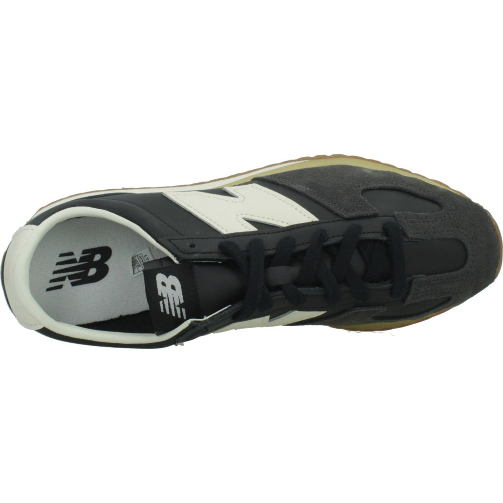 NEW BALANCE U TD DEPORTIVO en color NEGRO (7)