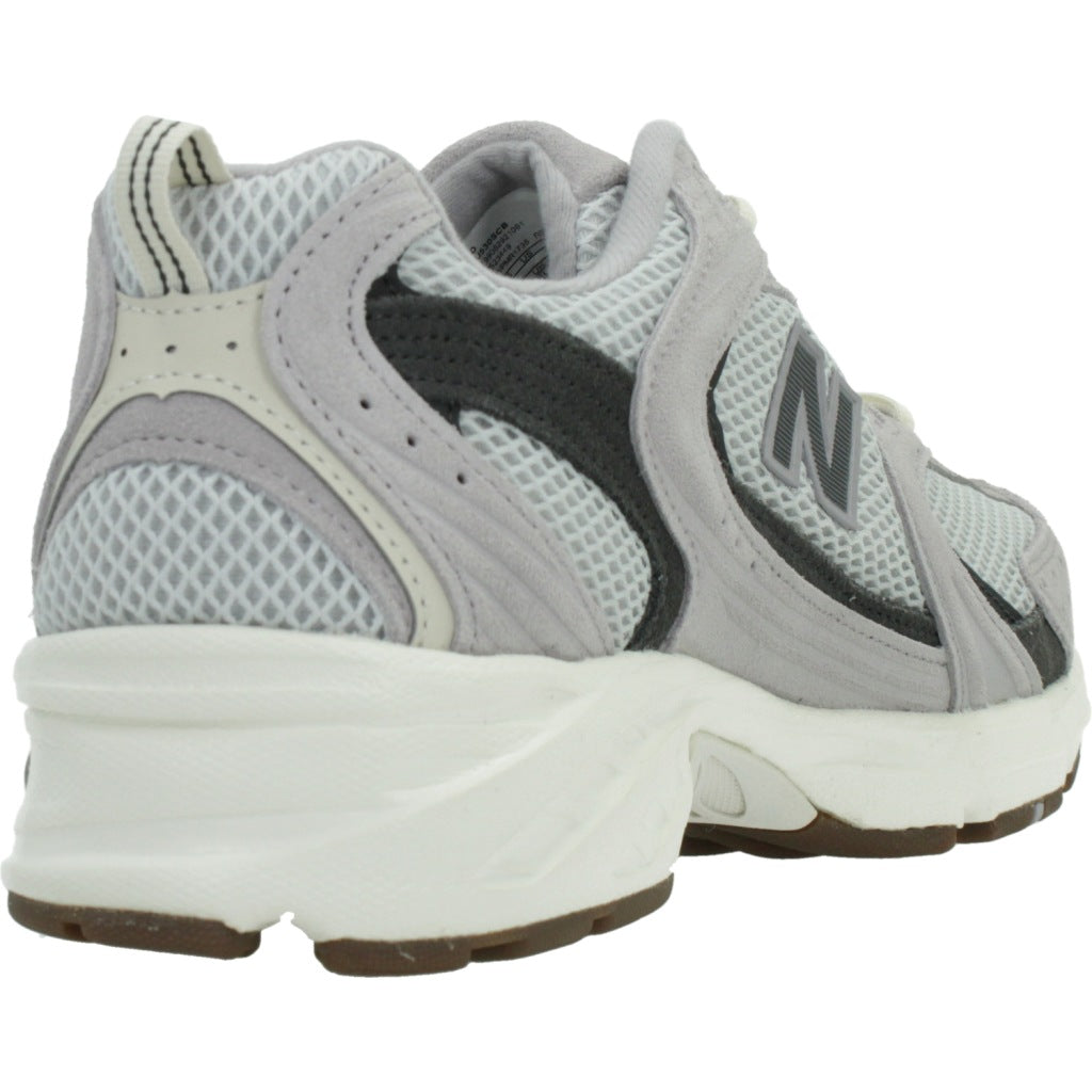 NEW BALANCE U SCB DEPORTIVO en color GRIS (3)