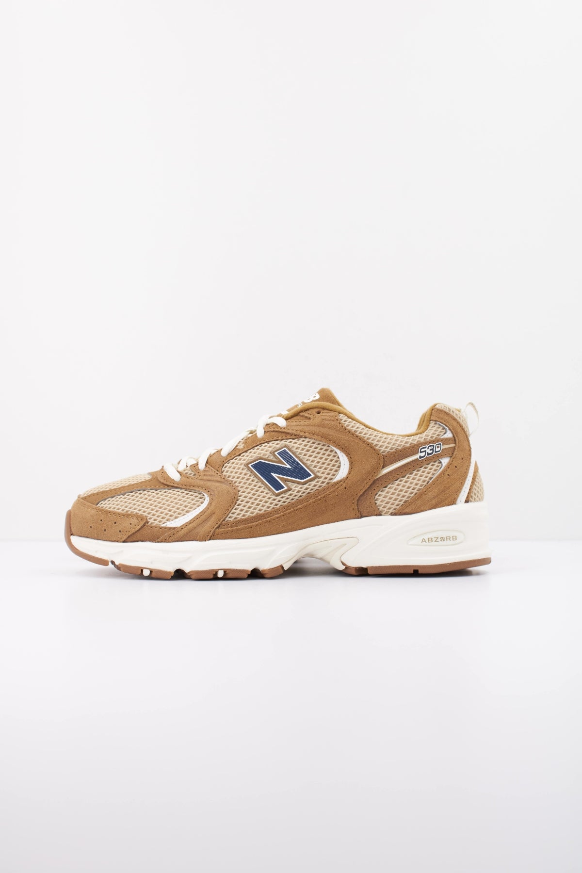 NEW BALANCE U SCC DEPORTIVO en color MARRON CLARO (1)