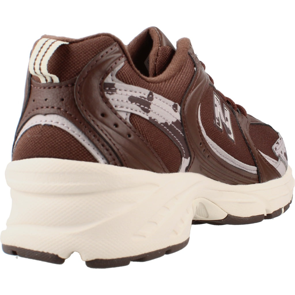 NEW BALANCE U MLA DEPORTIVO en color MARRON (3)