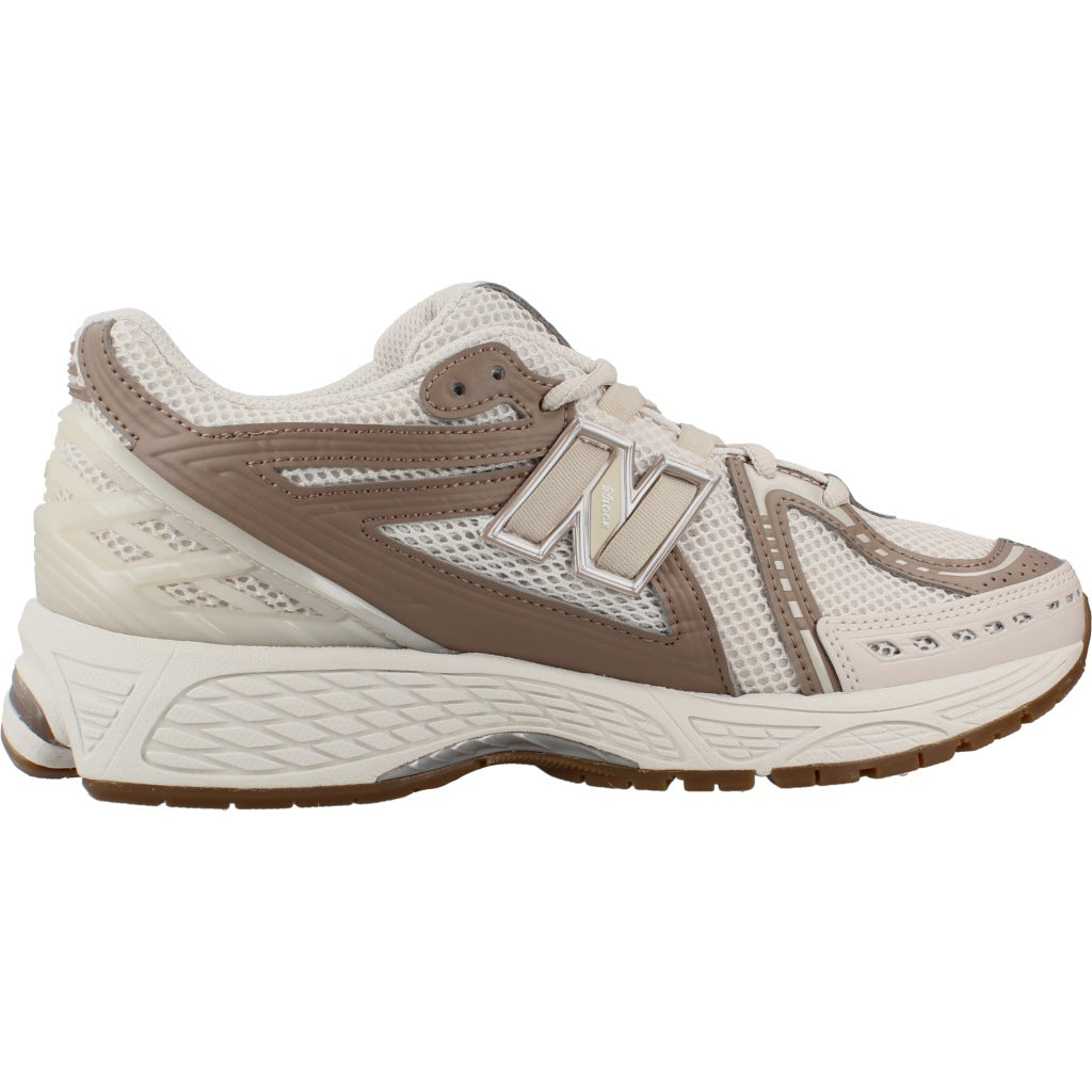 NEW BALANCE U FG DEPORTIVO en color BEIS (4)