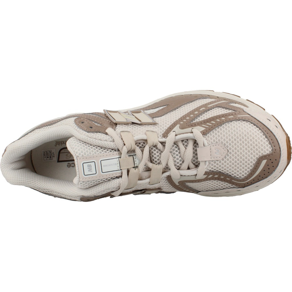 NEW BALANCE U FG DEPORTIVO en color BEIS (7)