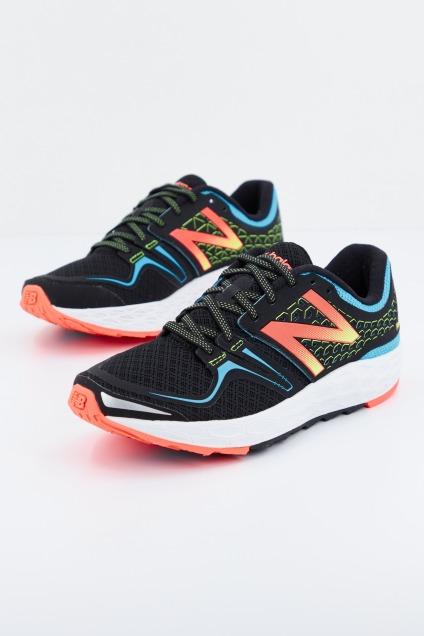 NEW BALANCE WVNGO BB en color NEGRO (1)