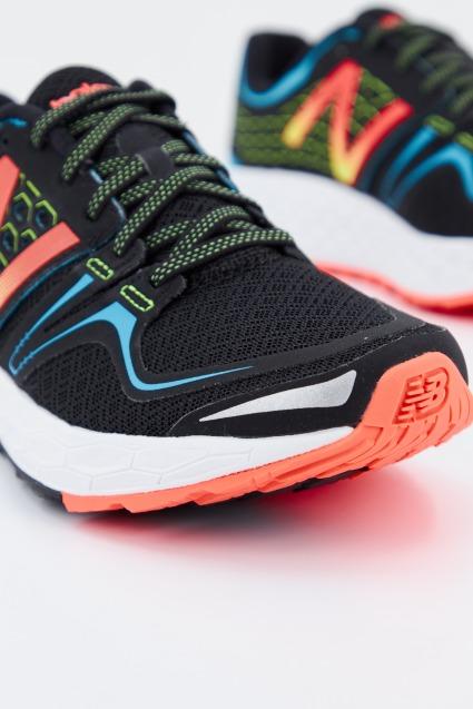 NEW BALANCE WVNGO BB en color NEGRO (2)