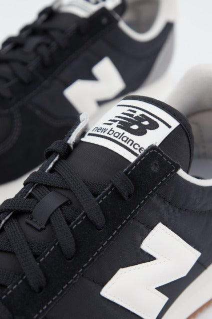 NEW BALANCE U HB en color NEGRO (4)