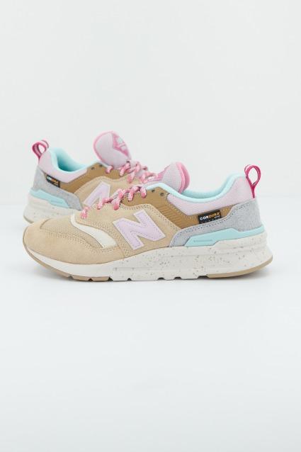 NEW BALANCE CW HOA en color MARRON CLARO (1)