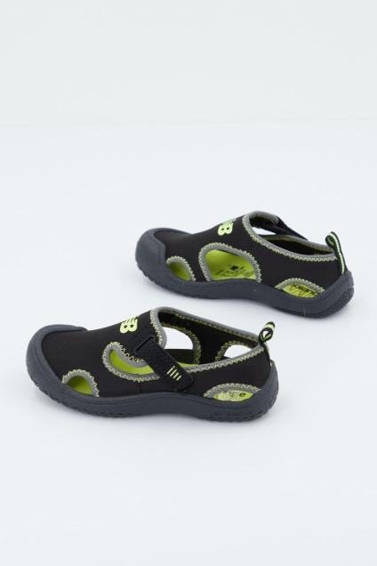 NEW BALANCE K BKLI en color NEGRO (3)