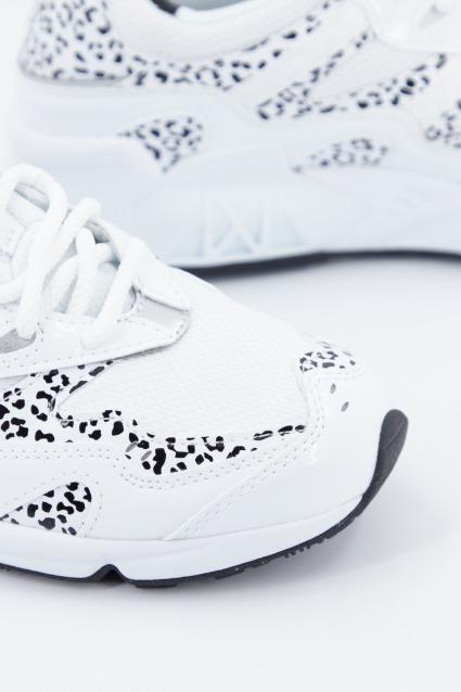 NEW BALANCE WL LBC en color BLANCO (4)