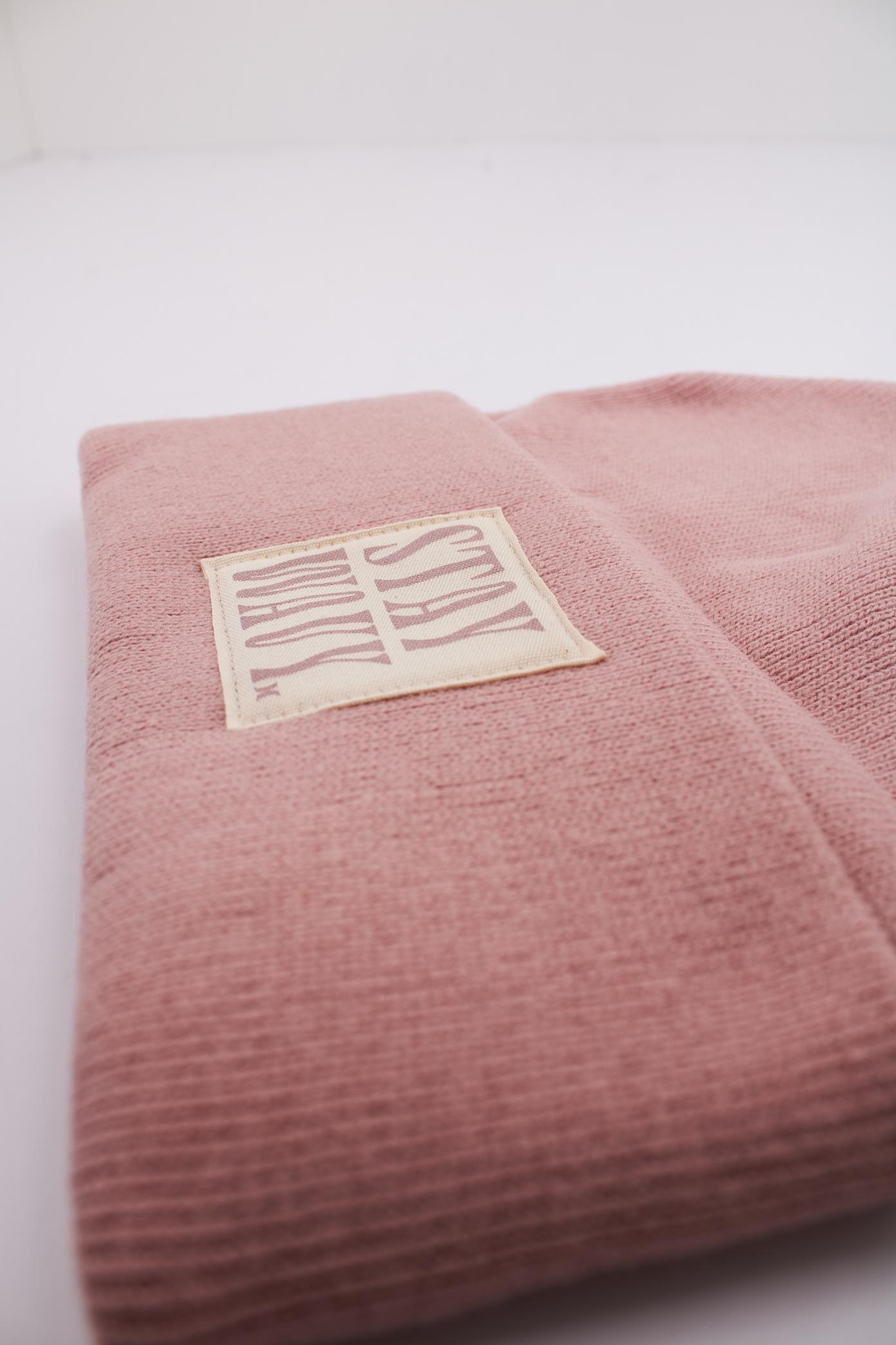 HURLEY W BIG SKY BEANIE en color ROSA (3)