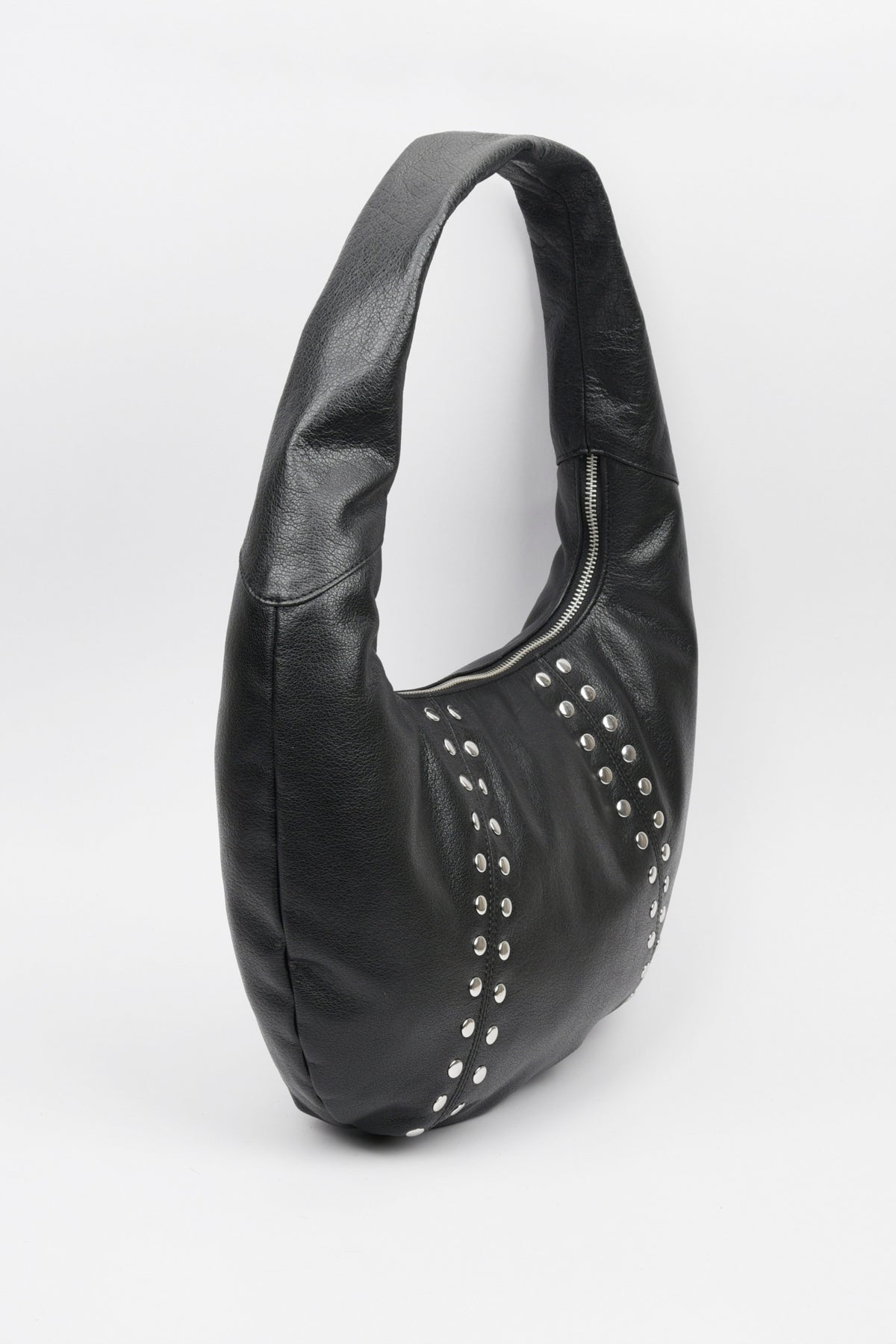 NUNOO SMALL GABI RIVET MOUNTAI en color NEGRO (3)