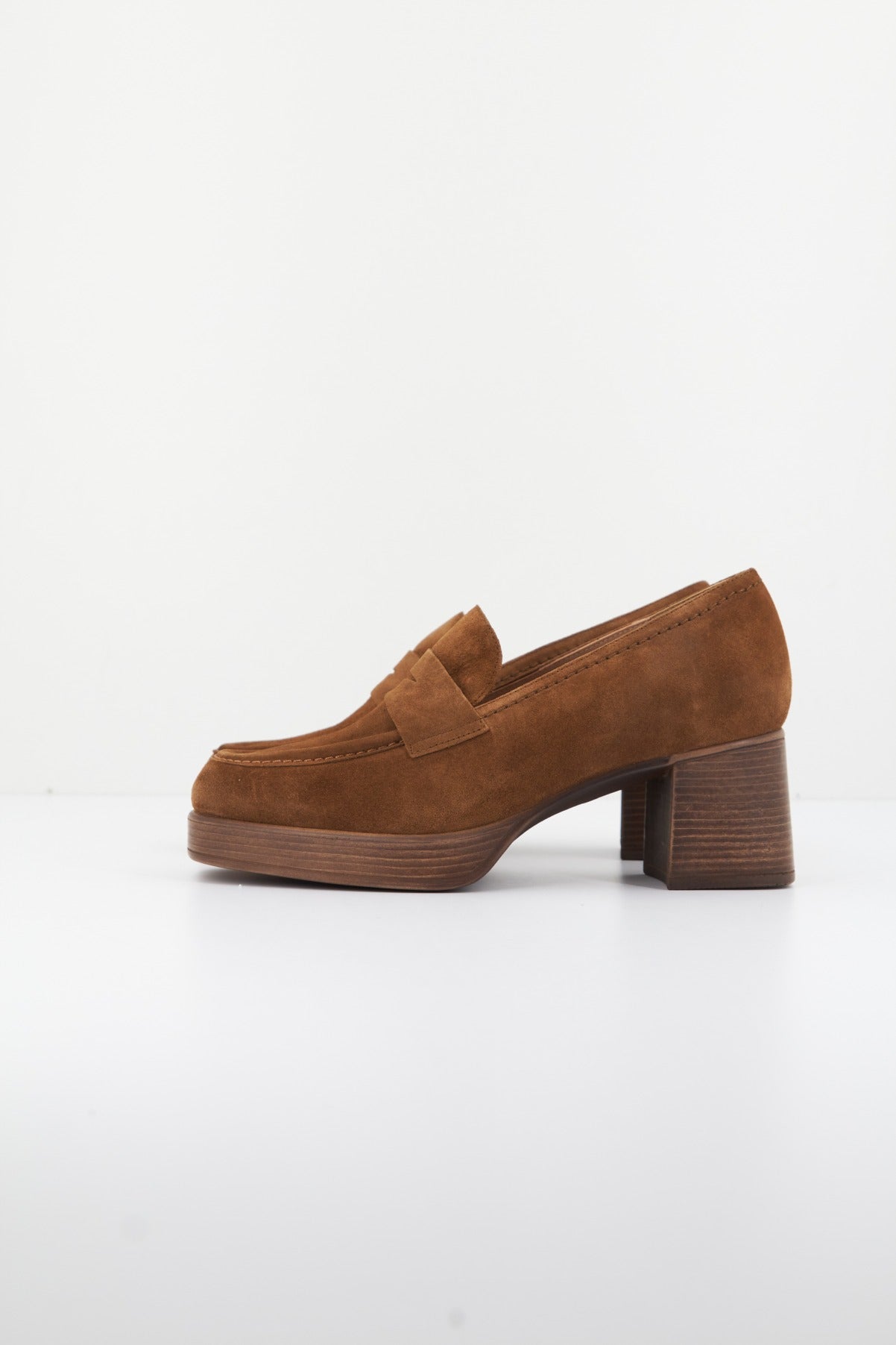 PIESANTO P en color MARRON (1)