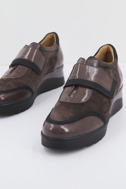 PIESANTO P en color MARRON (1)