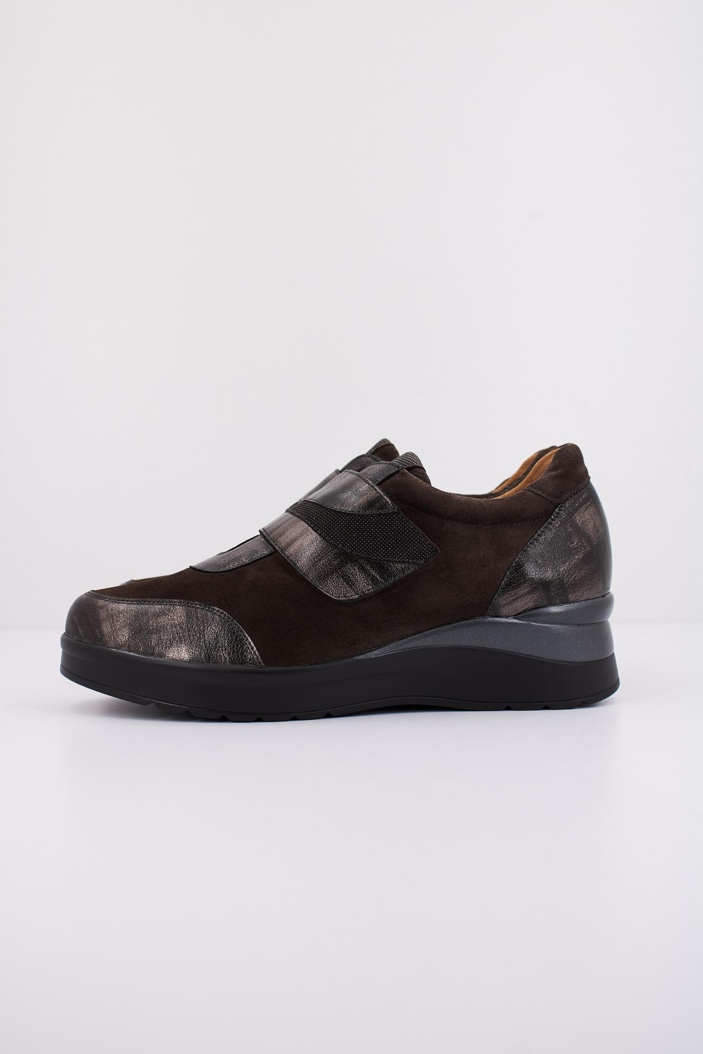 PIESANTO P en color MARRON (1)