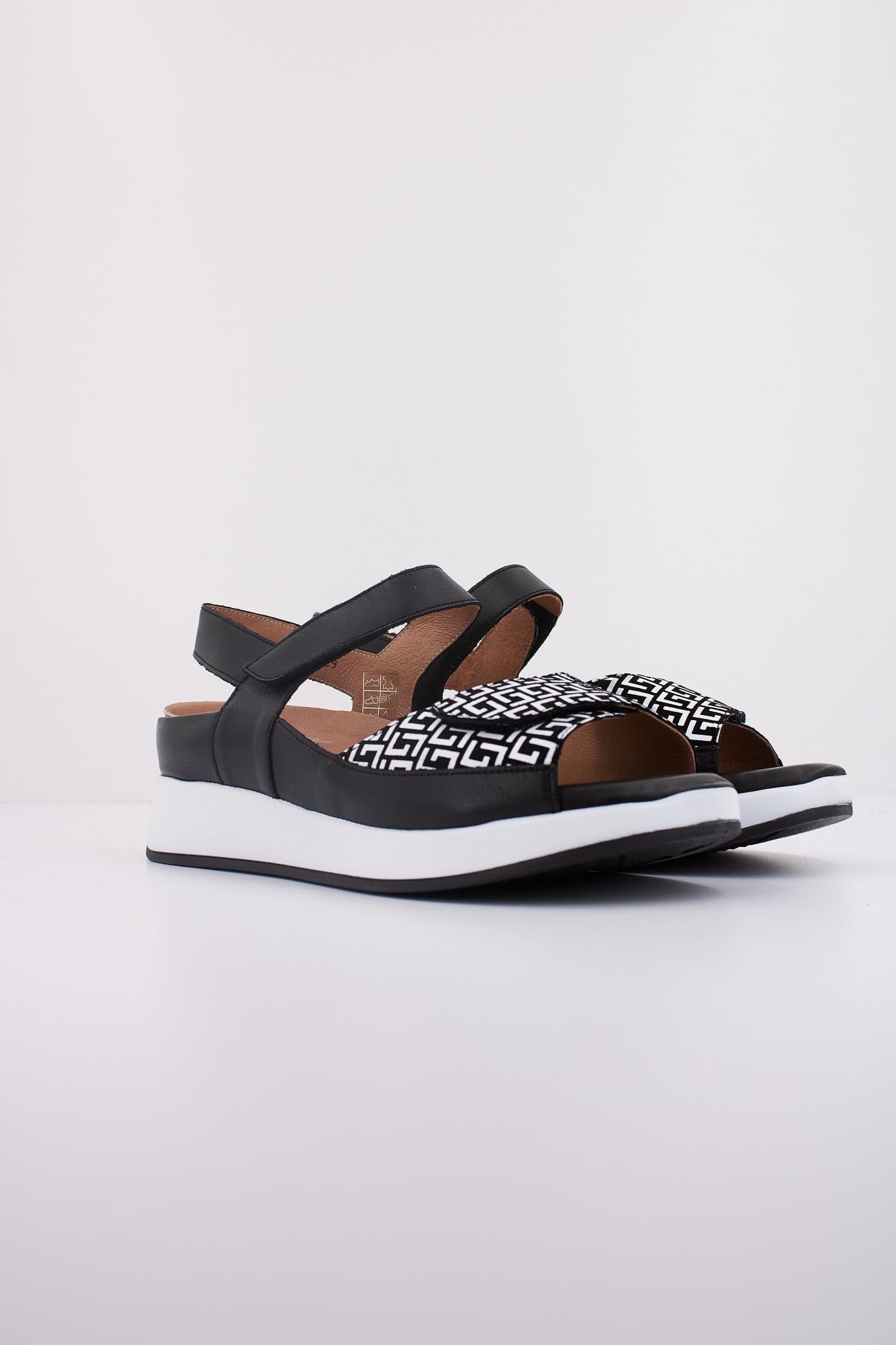 PIESANTO P en color NEGRO (2)