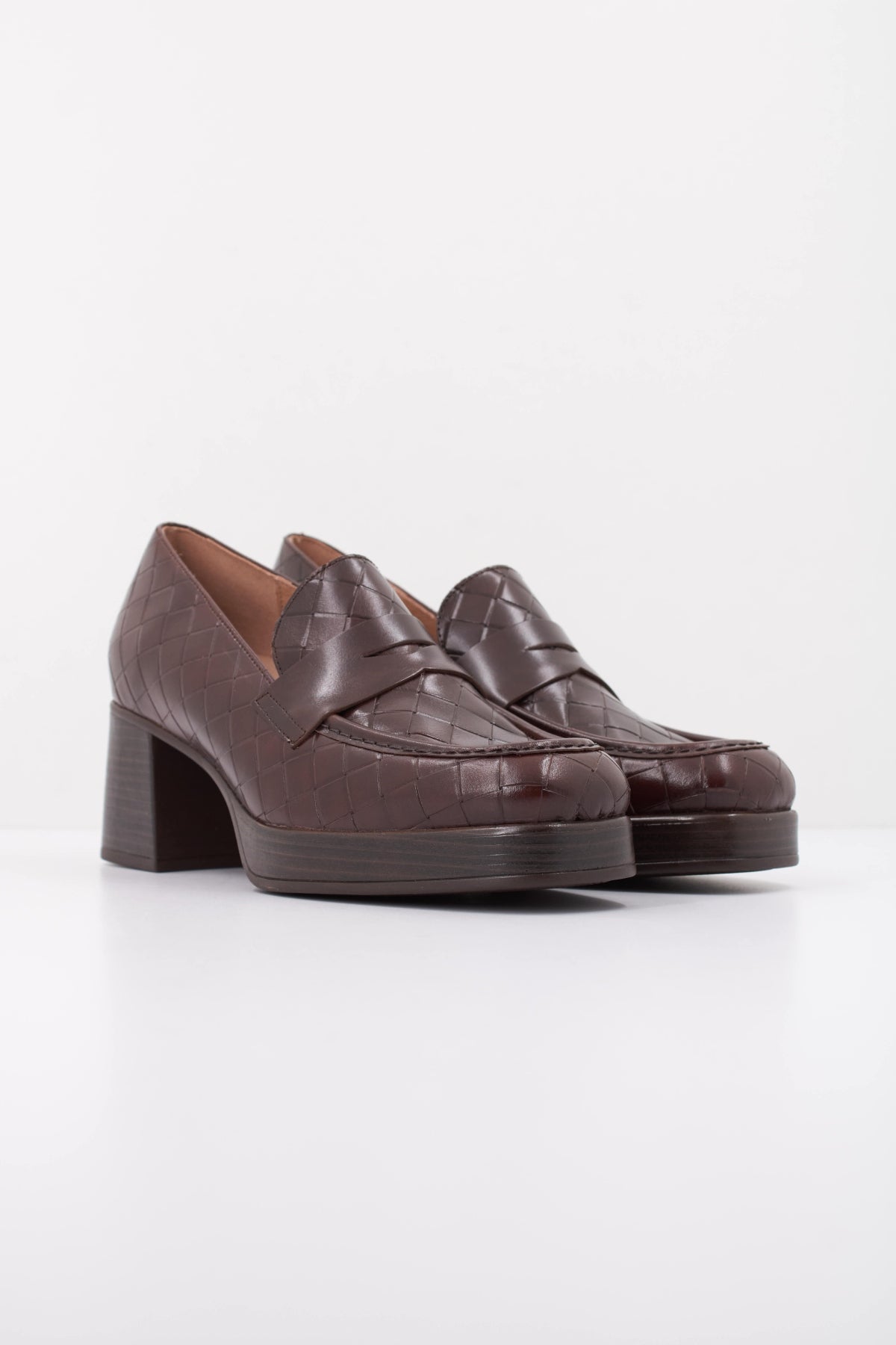 PIESANTO P en color MARRON (2)