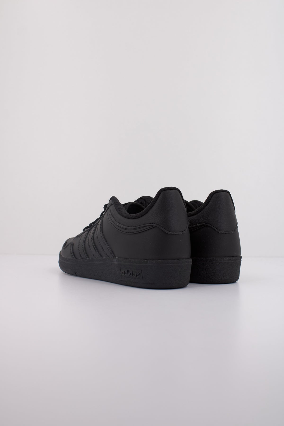 ADIDAS HOOPS . J en color NEGRO (4)