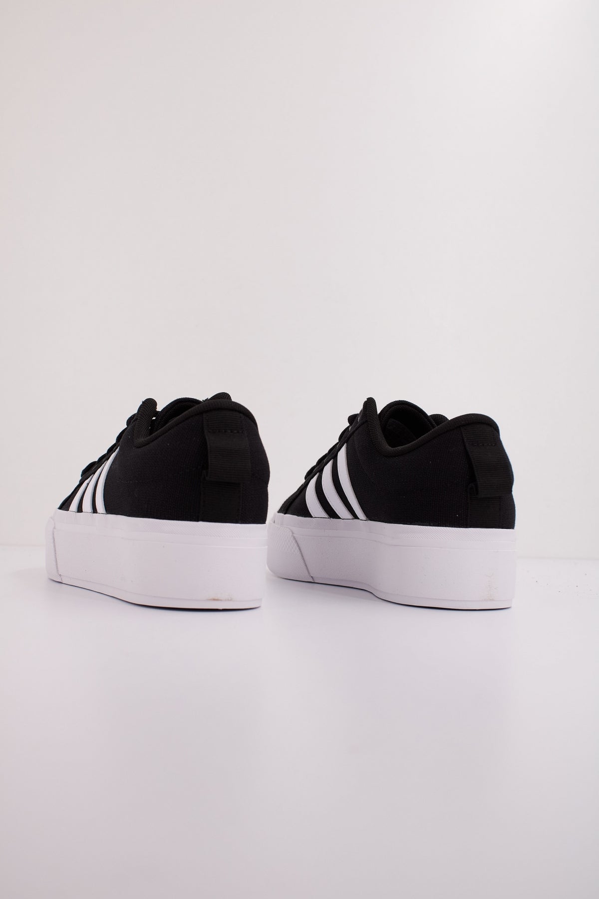 ADIDAS BRAVADA . PLATFOR en color NEGRO (4)