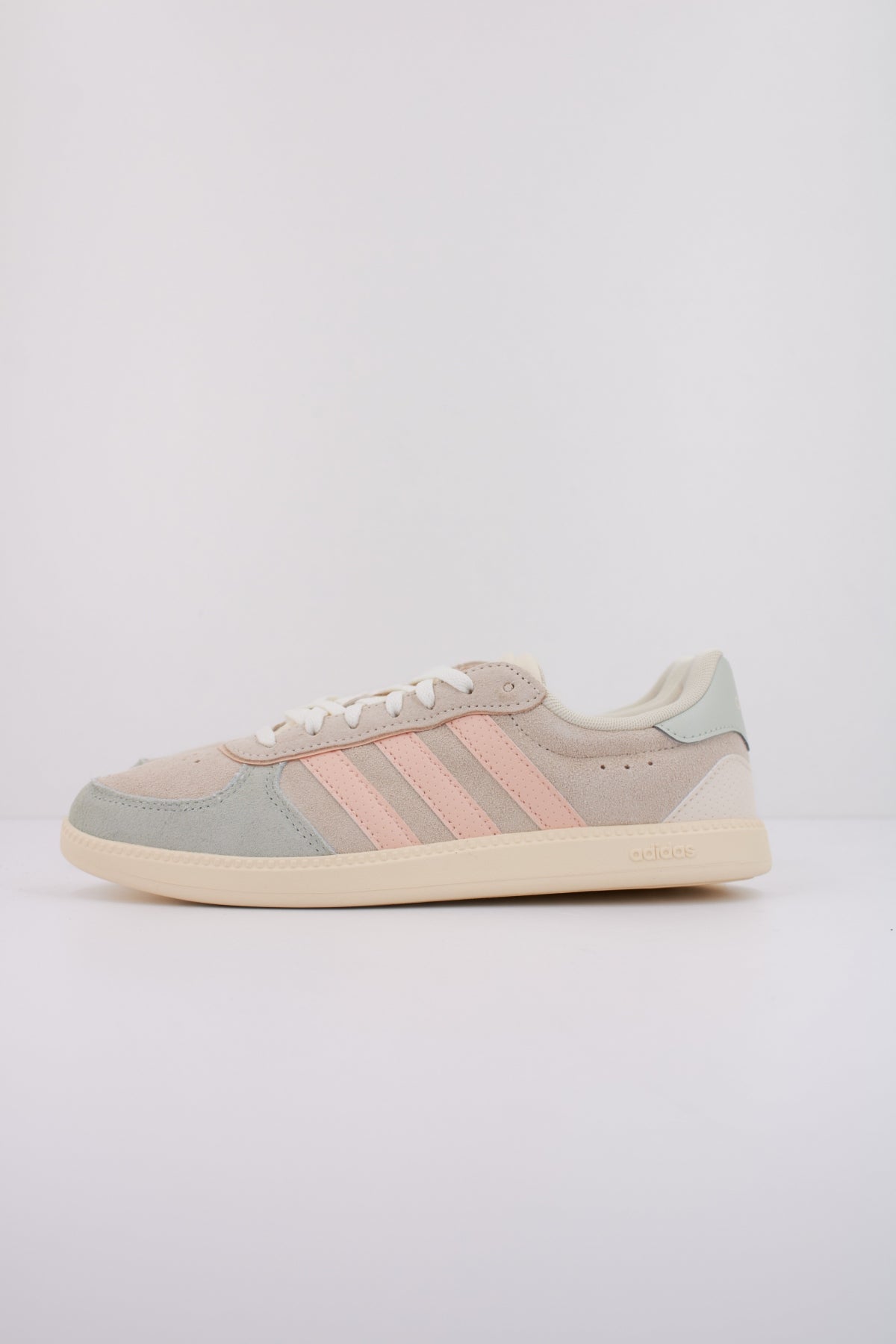 ADIDAS BREAKNET SLEEK en color MULTICOLOR (1)