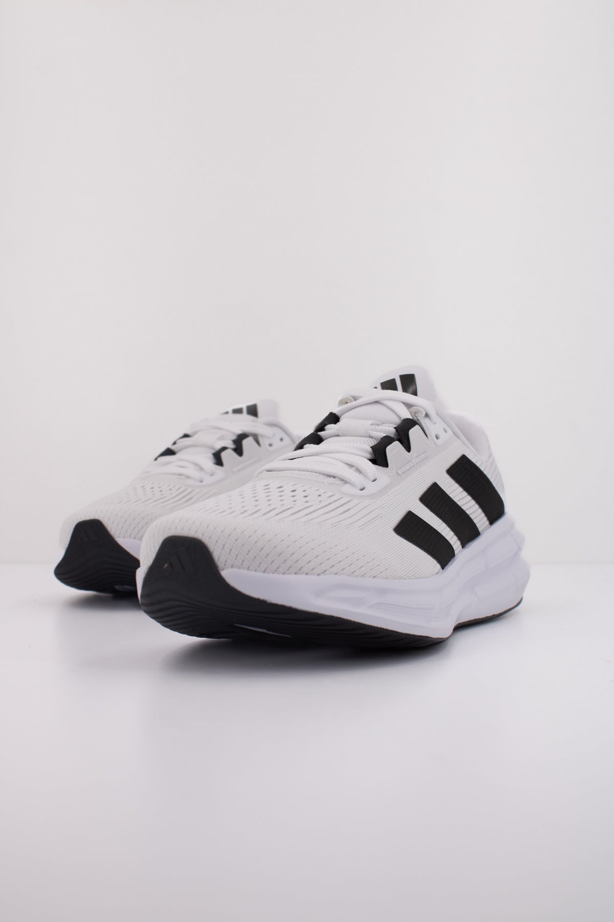 ADIDAS QUESTAR M en color BLANCO (2)