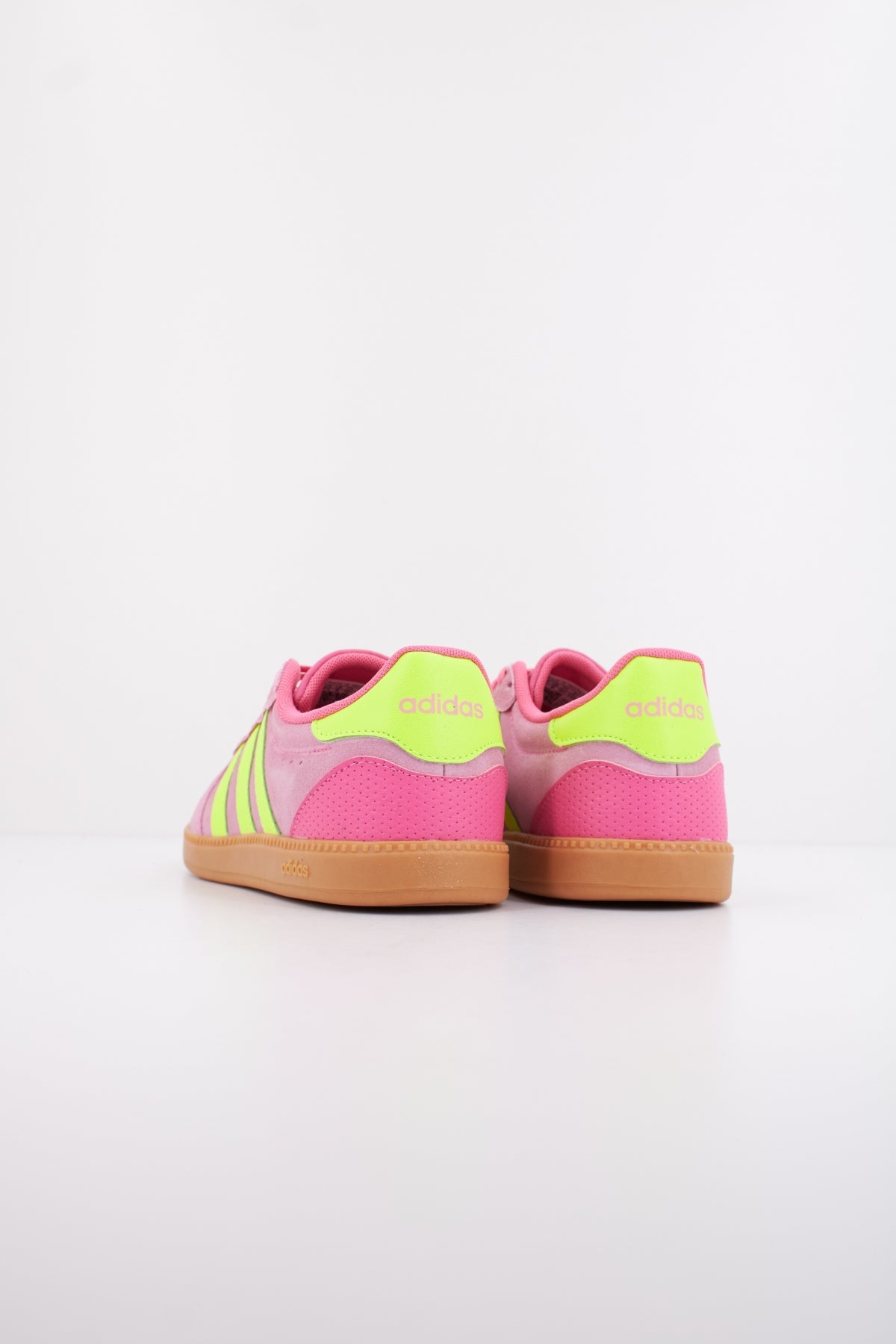 ADIDAS BREAKNET SLEEK en color ROSA (4)