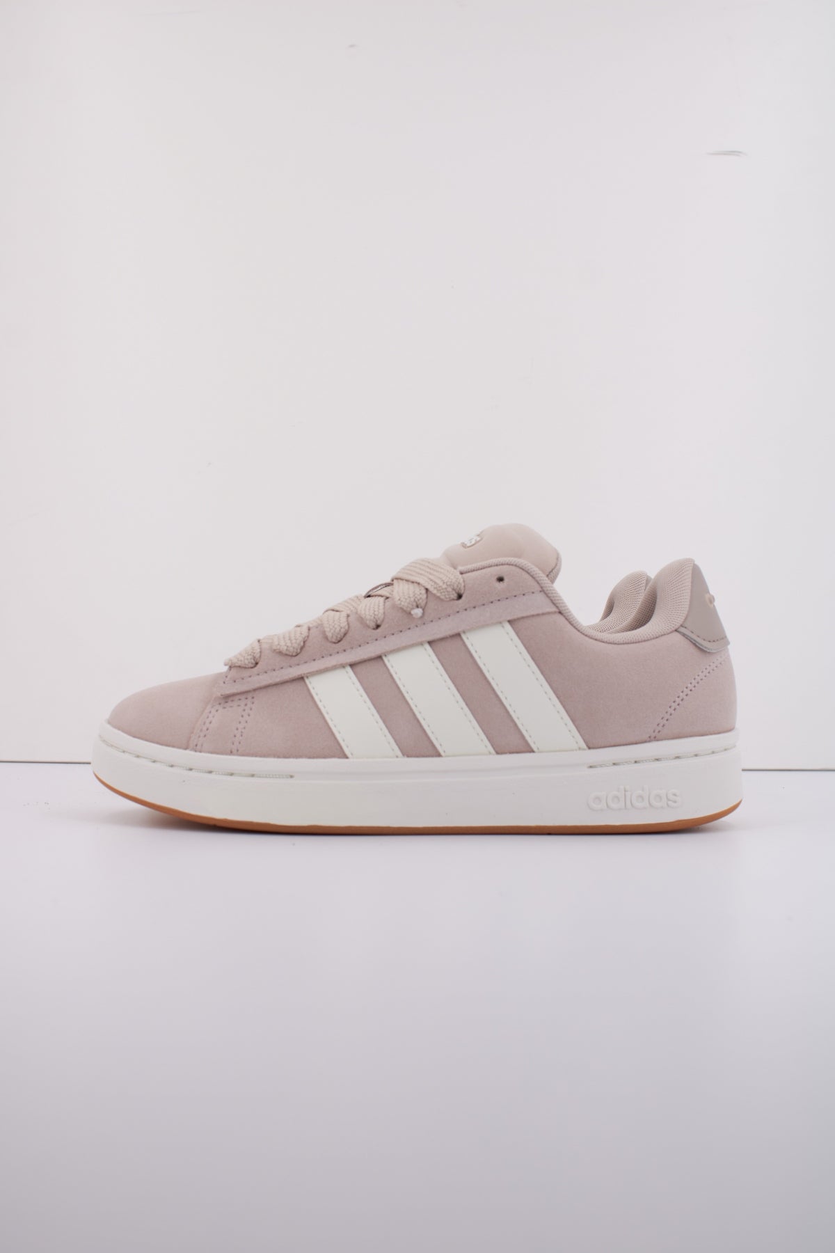ADIDAS GRAND COURT ALPHA en color NUDE (1)