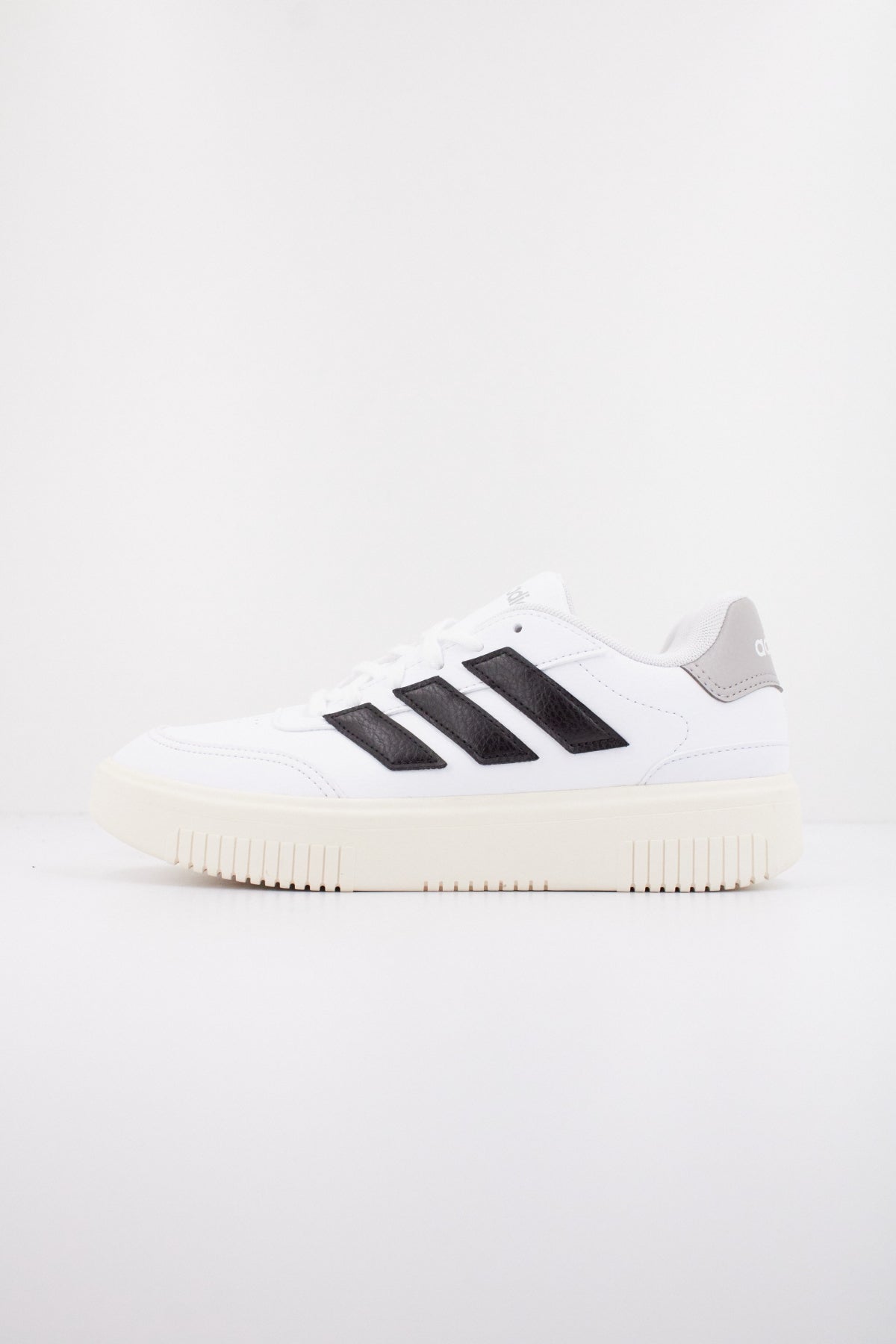 ADIDAS COURTBLOCK BOLD en color BLANCO (1)
