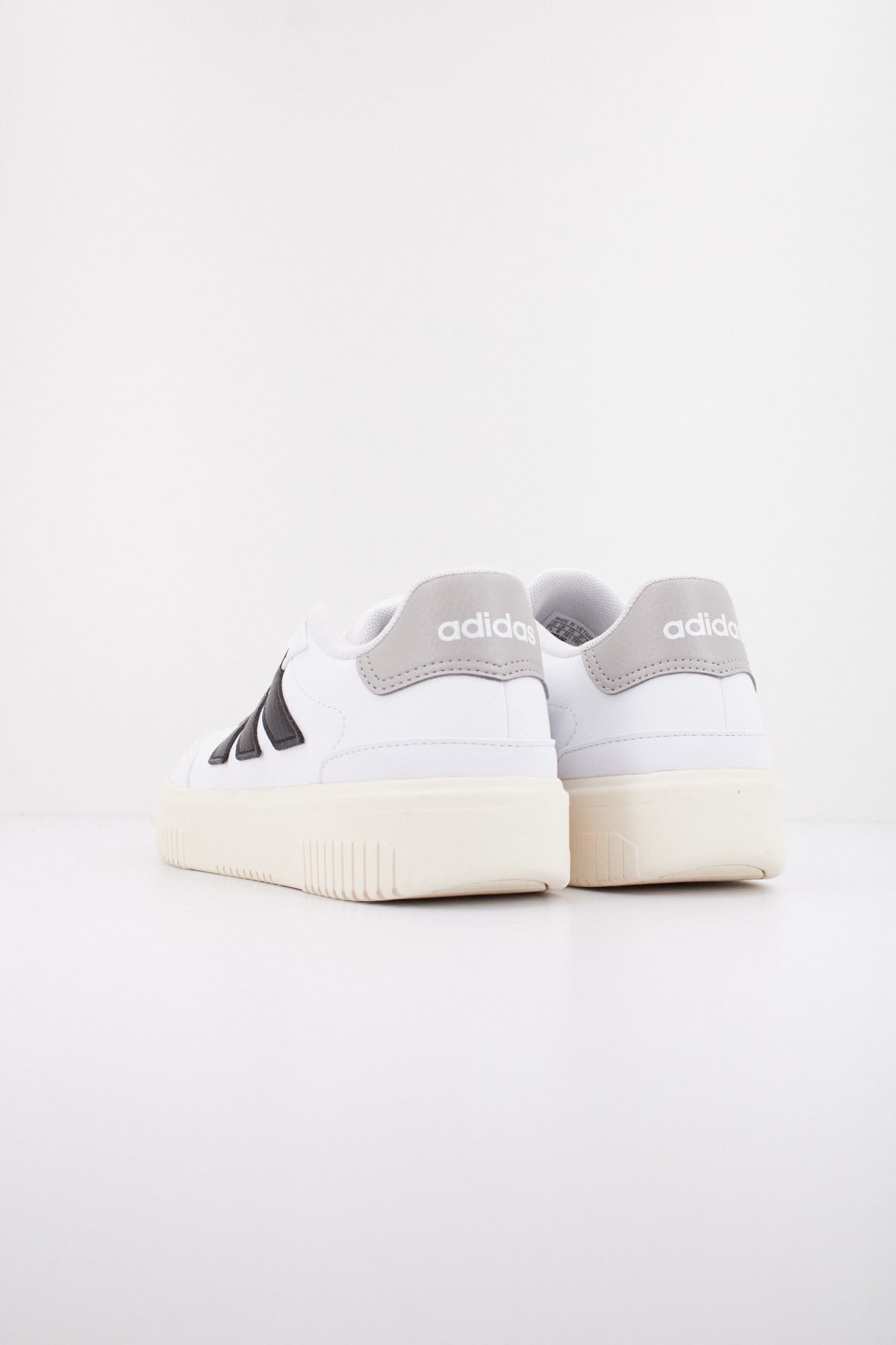 ADIDAS COURTBLOCK BOLD en color BLANCO (4)