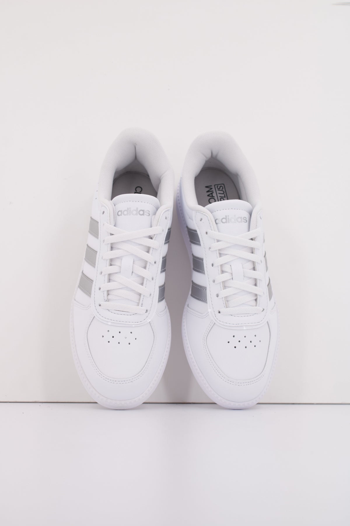 ADIDAS BREAKNET SLEEK en color BLANCO (3)