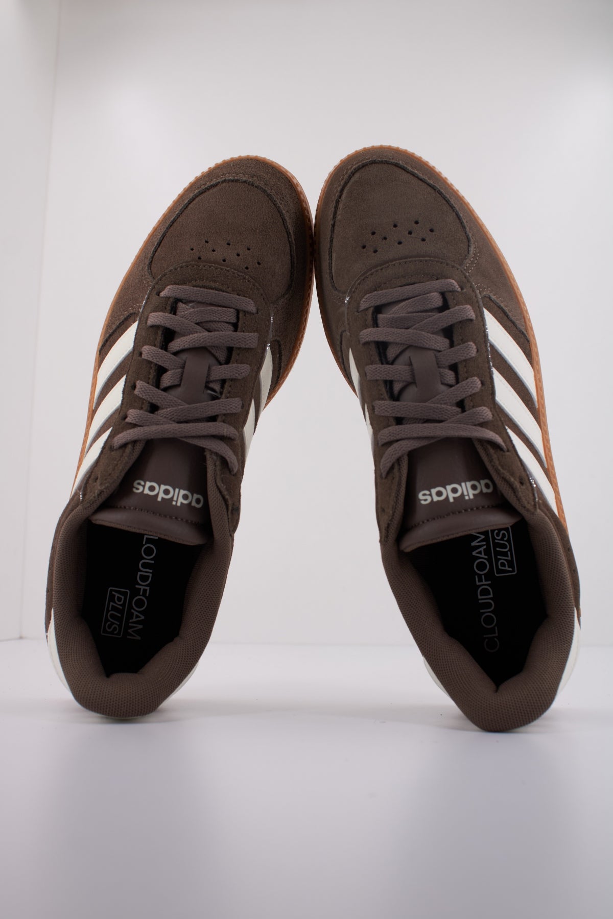ADIDAS BREAKNET SLEEK en color MARRON (3)