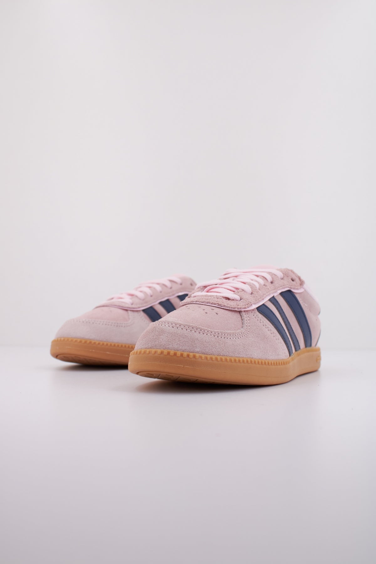 ADIDAS BREAKNET SLEEK en color ROSA (2)