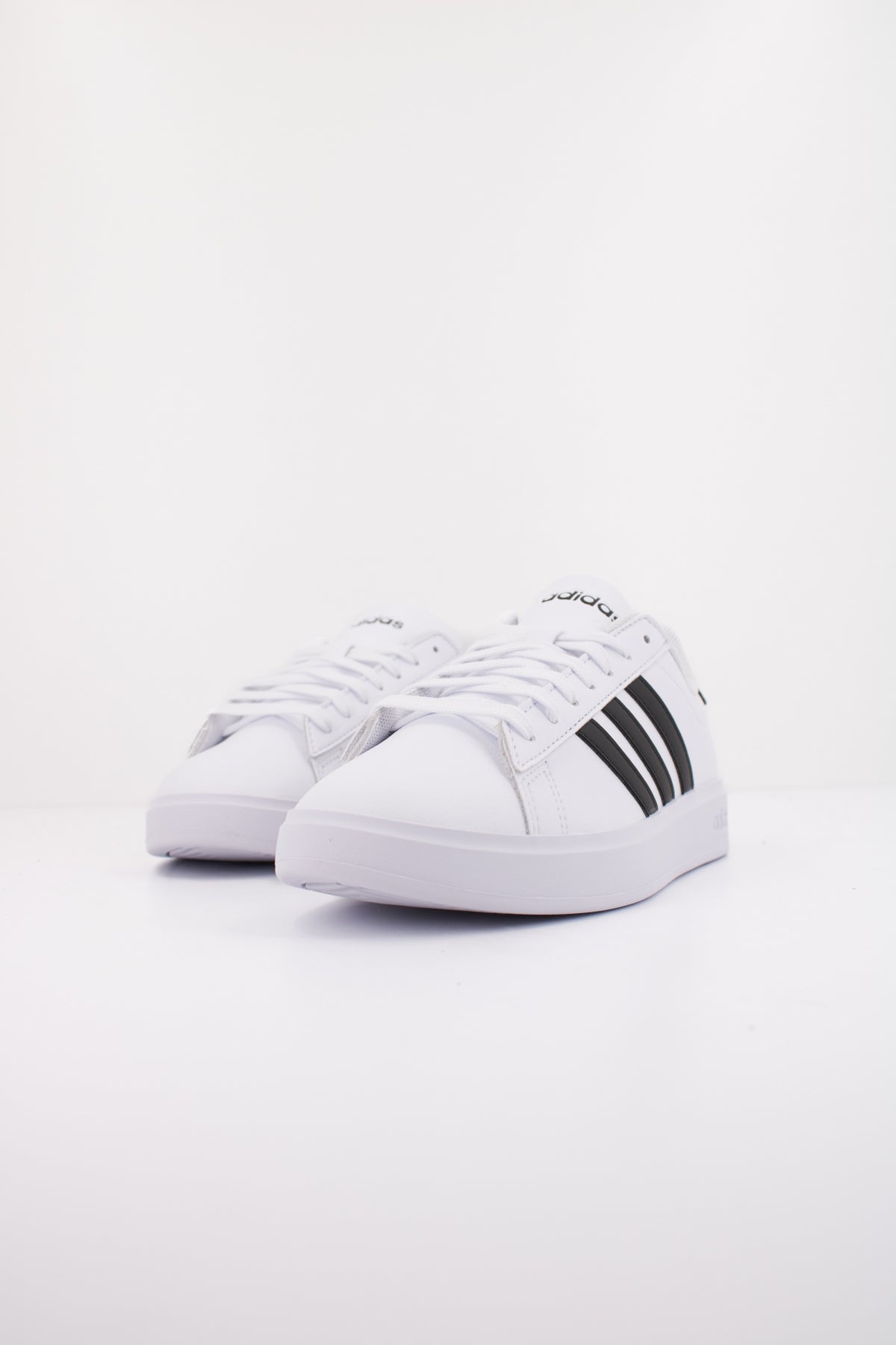 ADIDAS GRAND COURT . en color BLANCO (2)