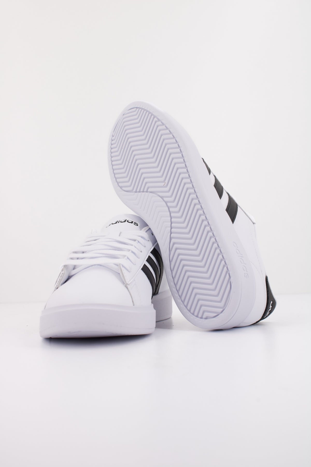 ADIDAS GRAND COURT . en color BLANCO (5)