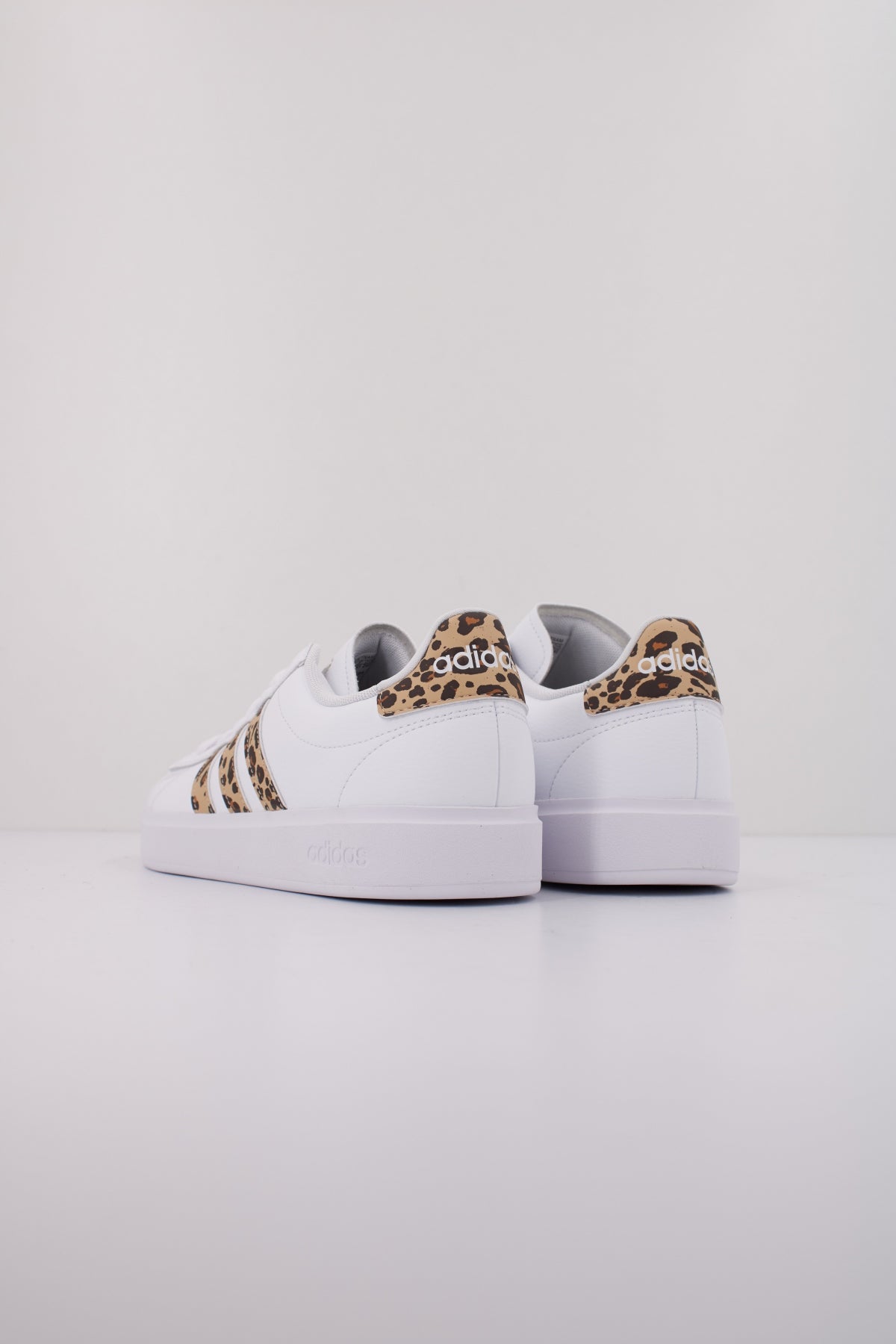 ADIDAS GRAND COURT . en color BLANCO (4)