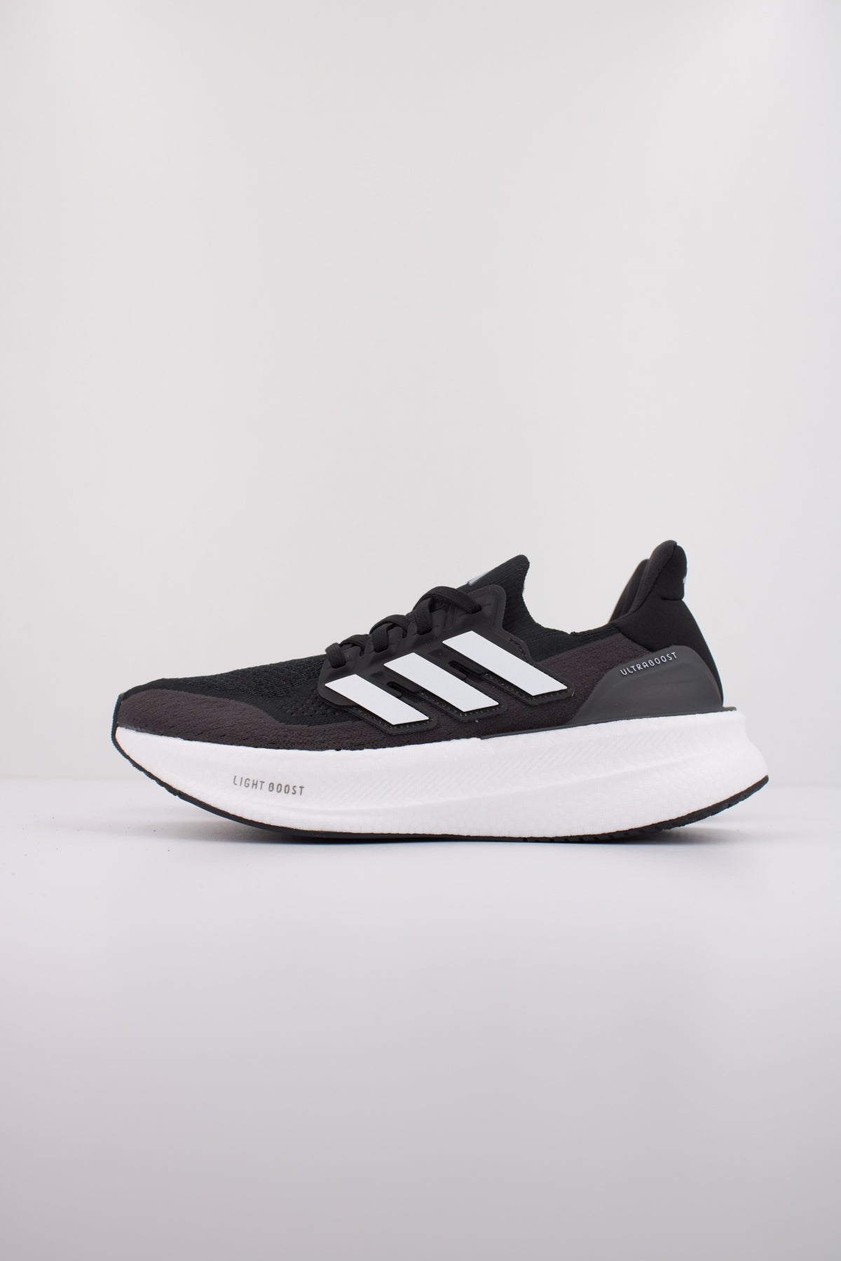 ADIDAS ULTRABOOST W en color NEGRO (1)