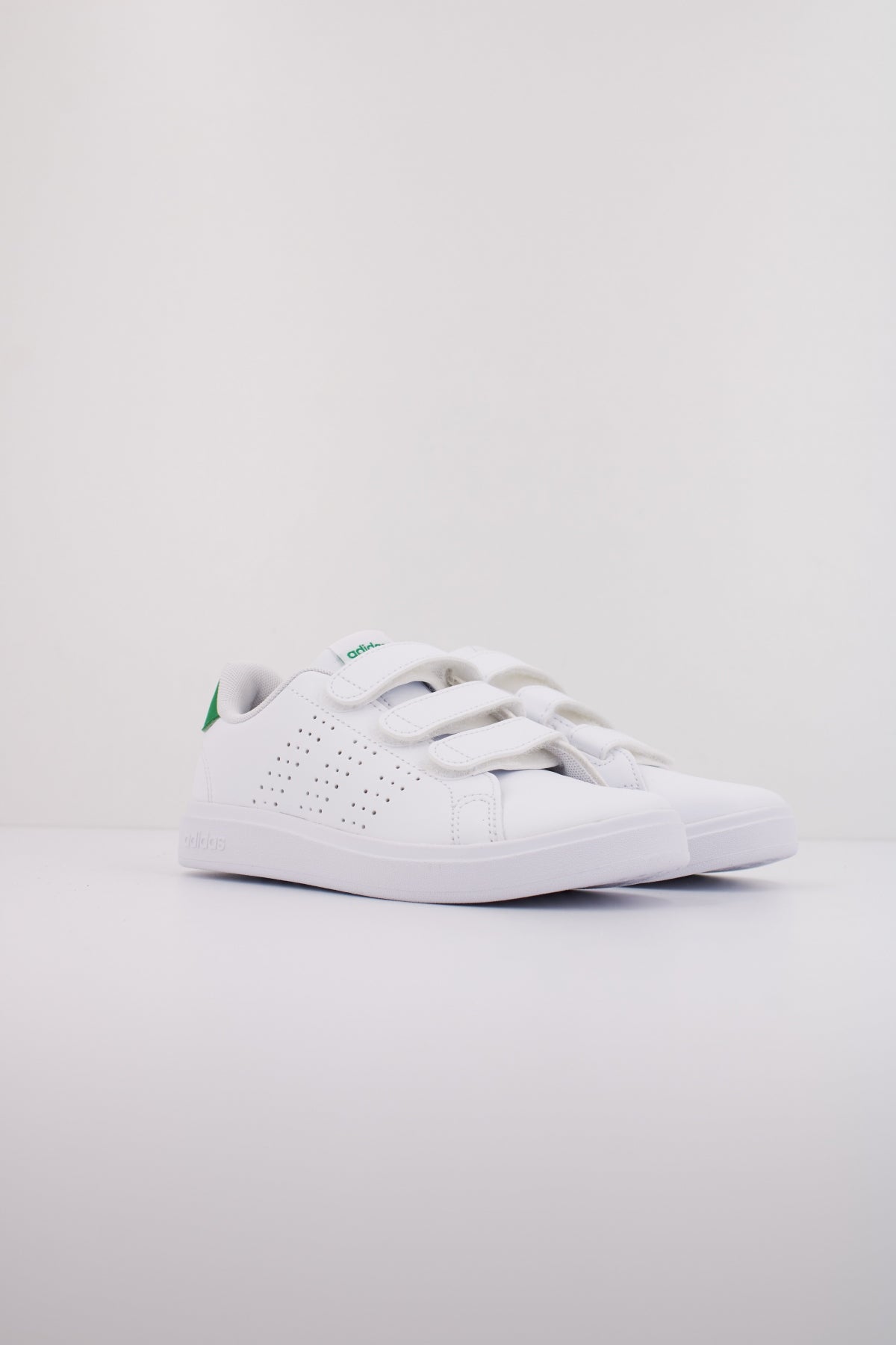 ADIDAS ADVANTAGE BASE . en color BLANCO (2)