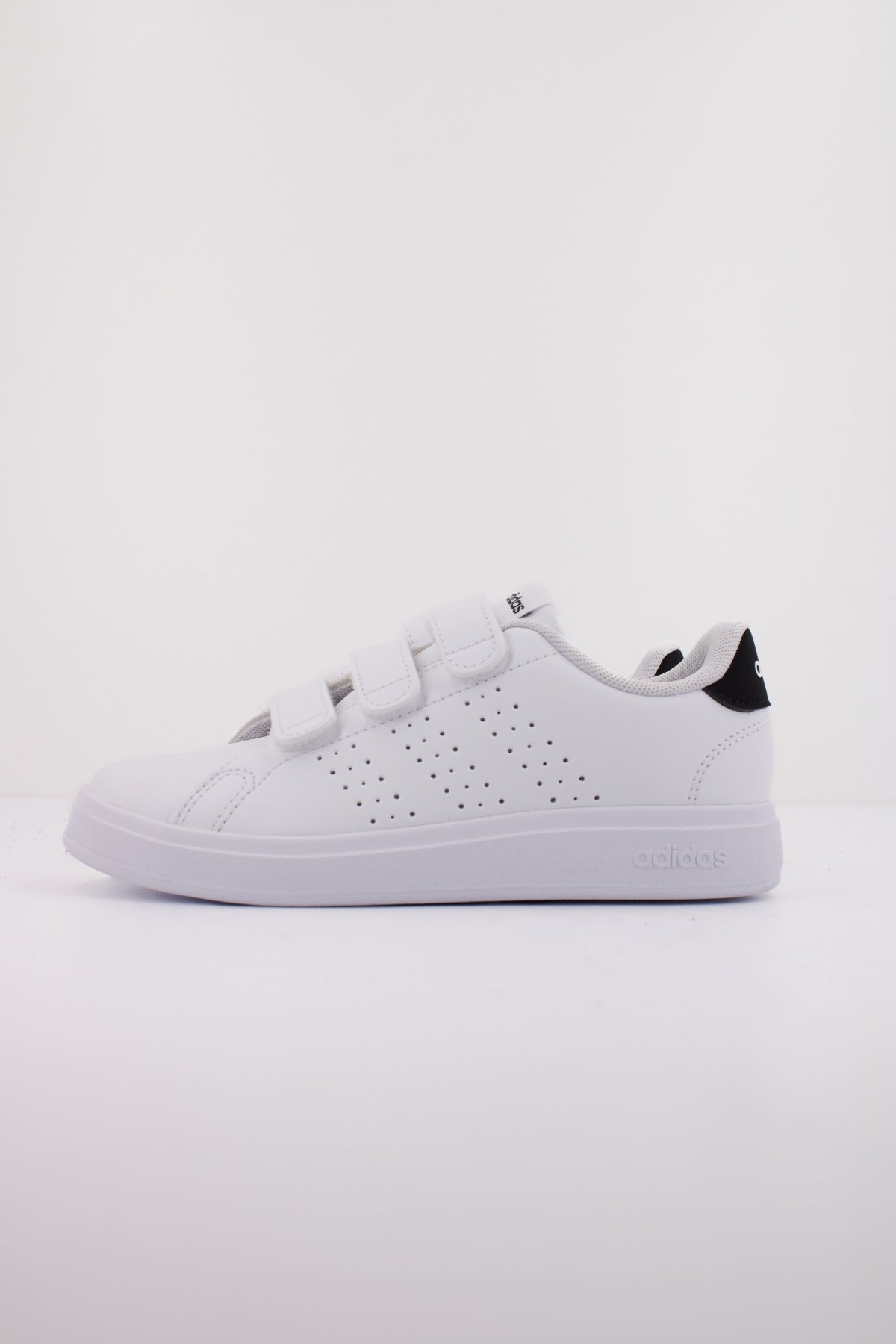 ADIDAS ADVANTAGE BASE . en color BLANCO (1)