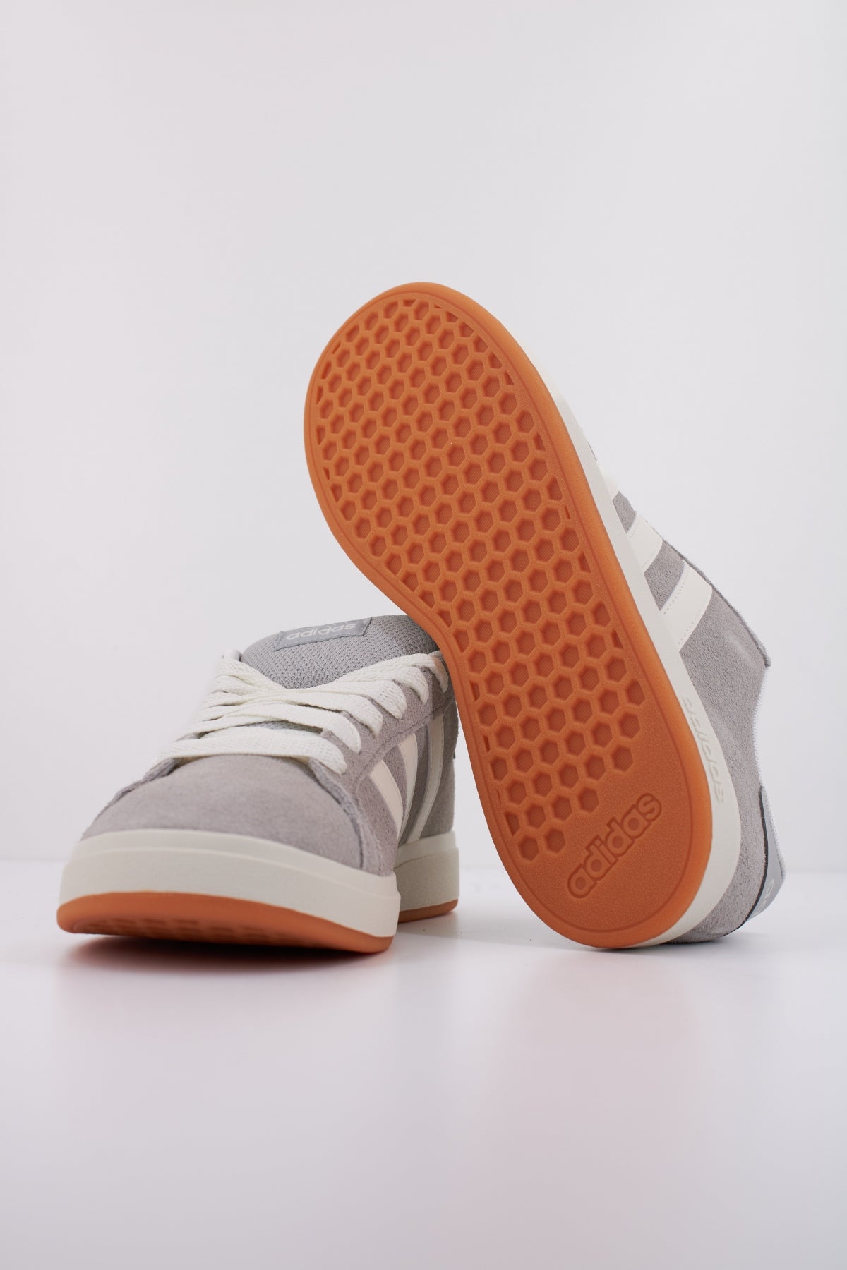 ADIDAS COURT s K en color GRIS (5)