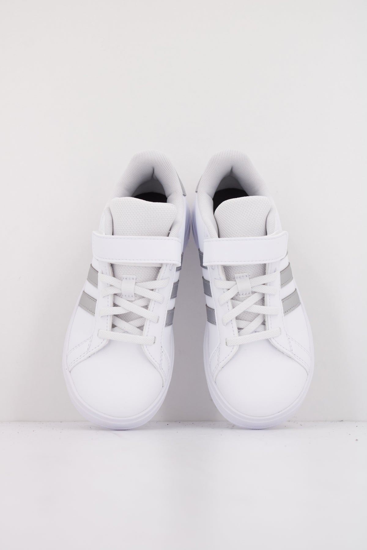ADIDAS GRAND COURT . EL en color BLANCO (3)
