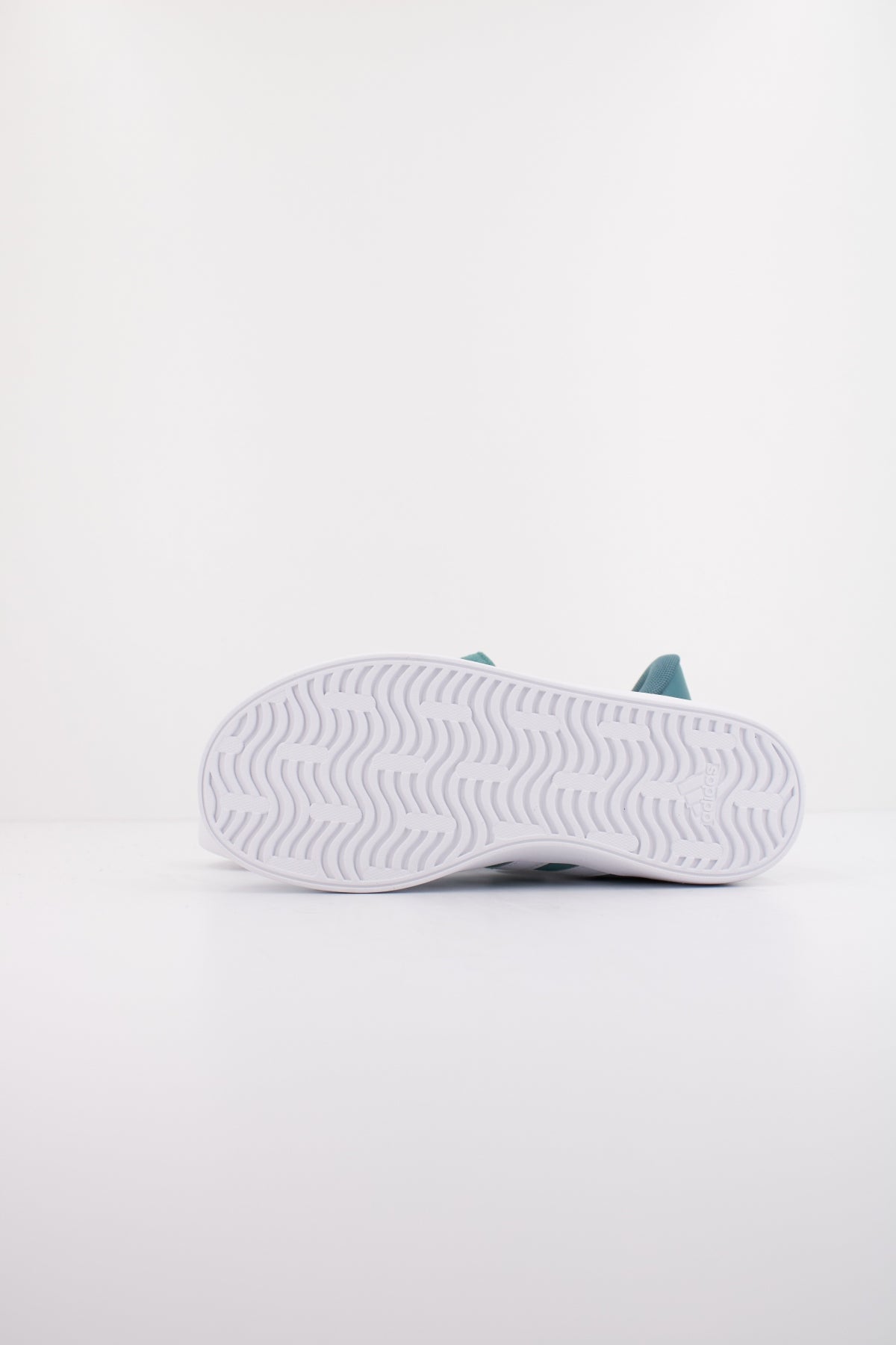 ADIDAS COURT . EL C en color VERDE (5)