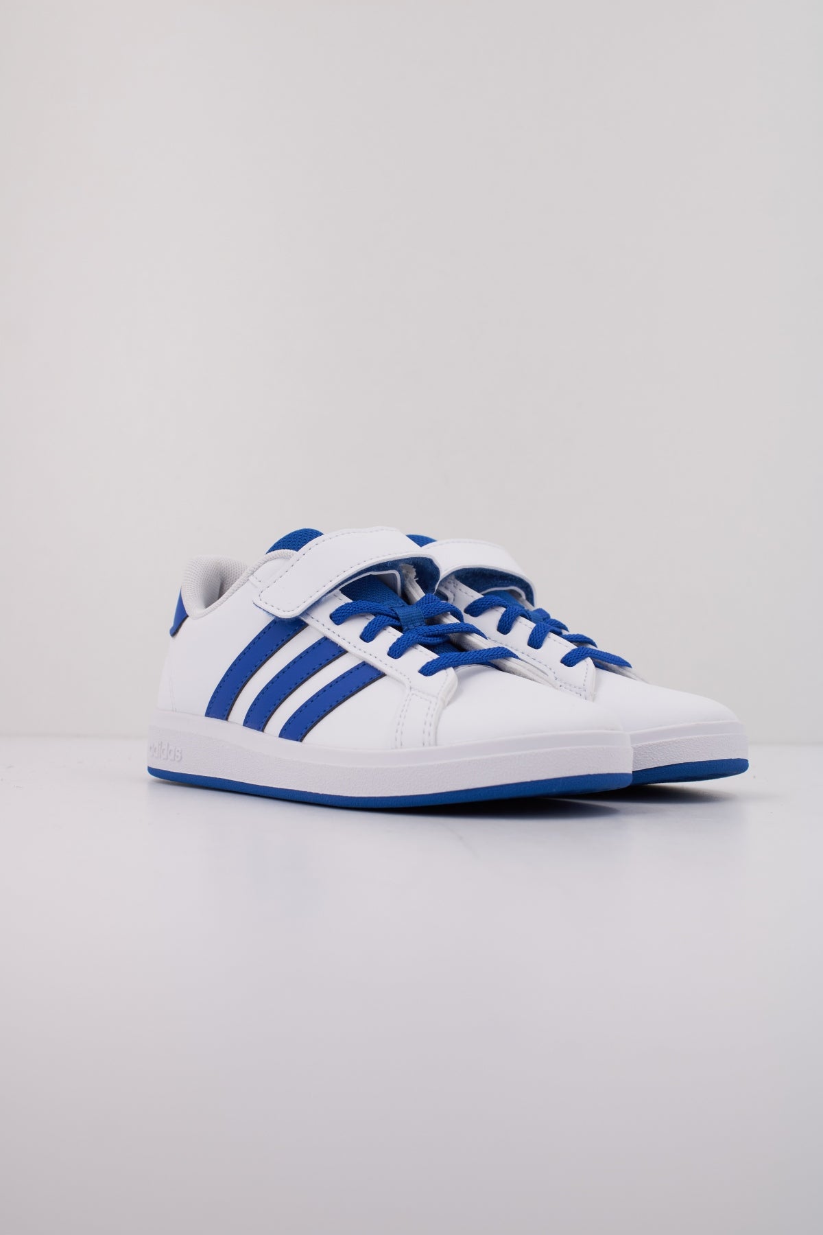ADIDAS GRAND COURT . EL en color BLANCO (2)