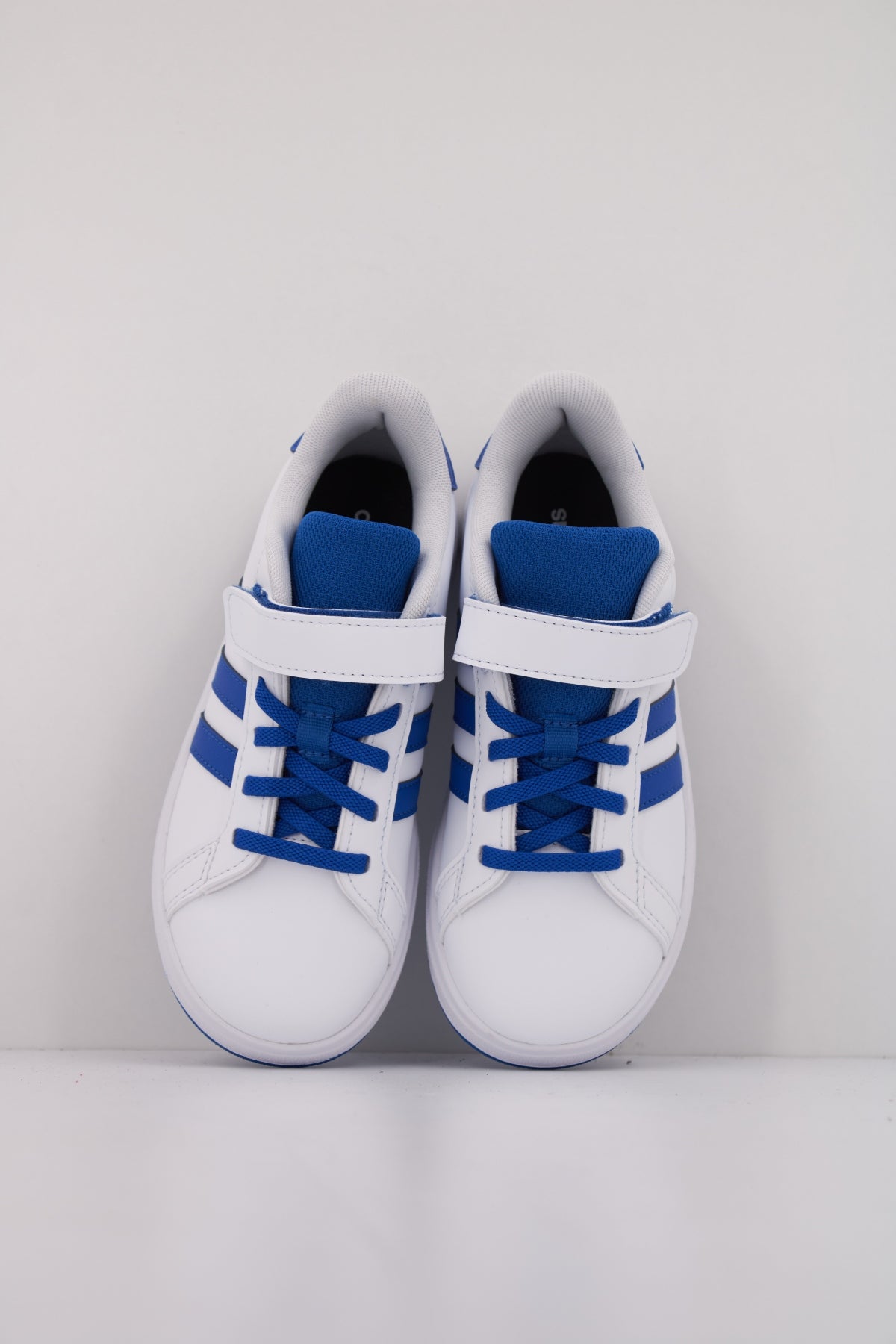 ADIDAS GRAND COURT . EL en color BLANCO (3)