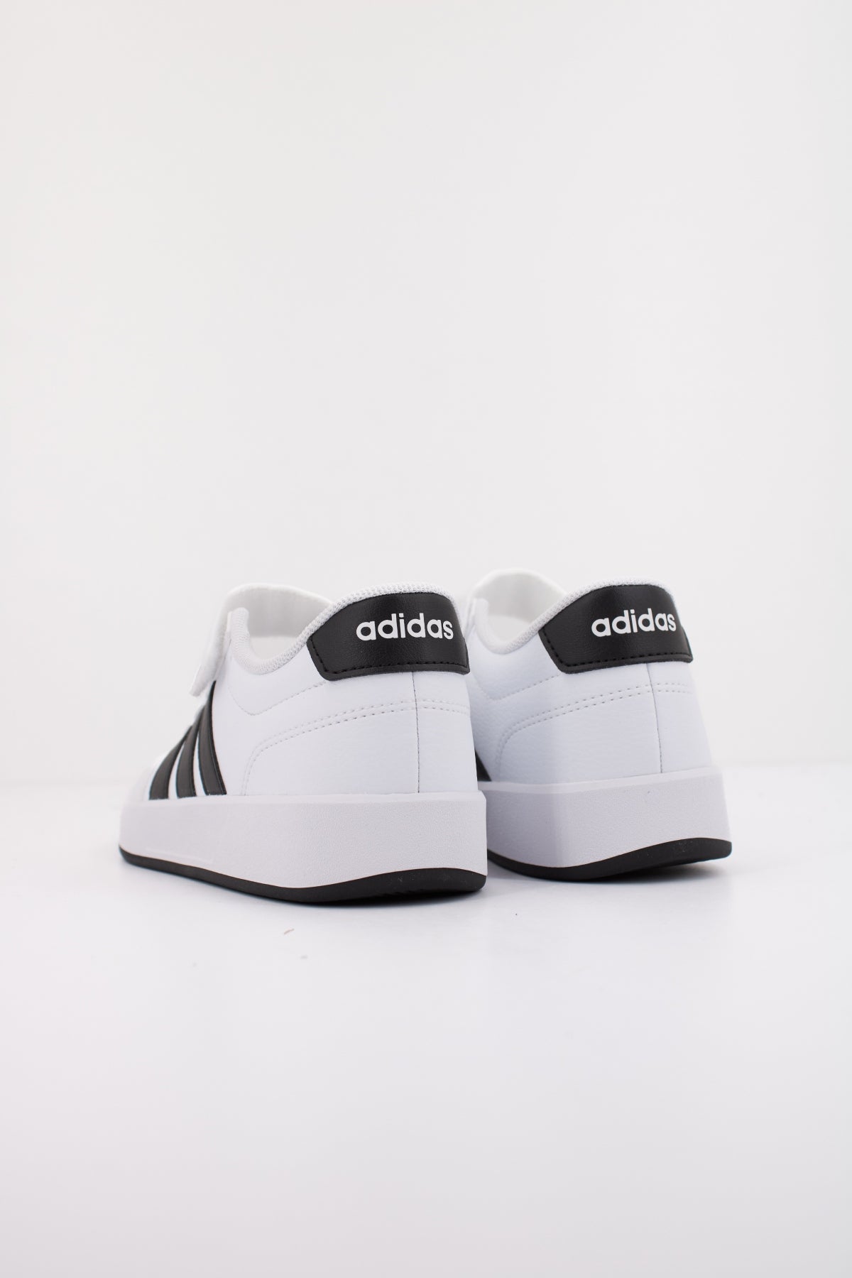 ADIDAS BREAKNET . EL C en color BLANCO (4)