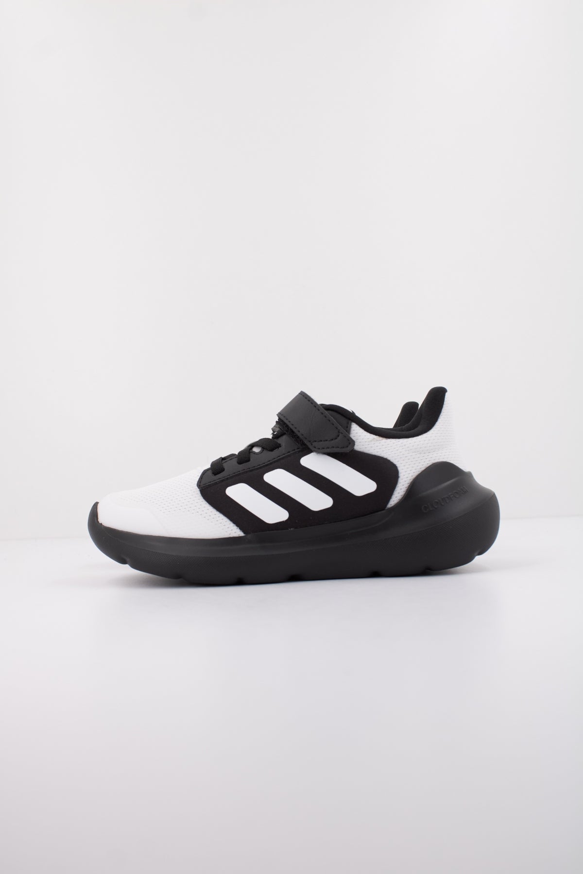ADIDAS TENSAUR RUN . EL en color NEGRO (1)
