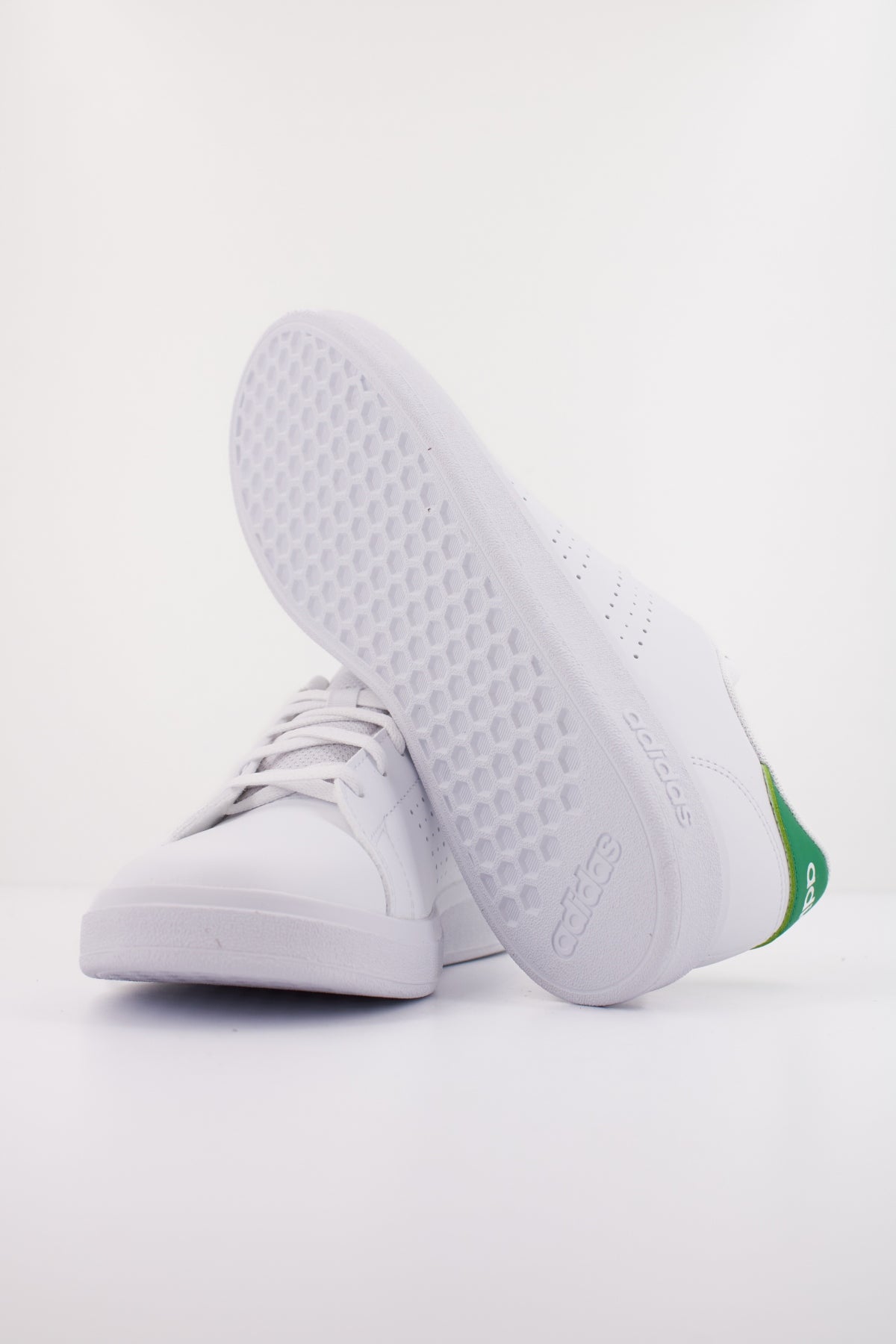 ADIDAS ADVANTAGE BASE . en color BLANCO (5)