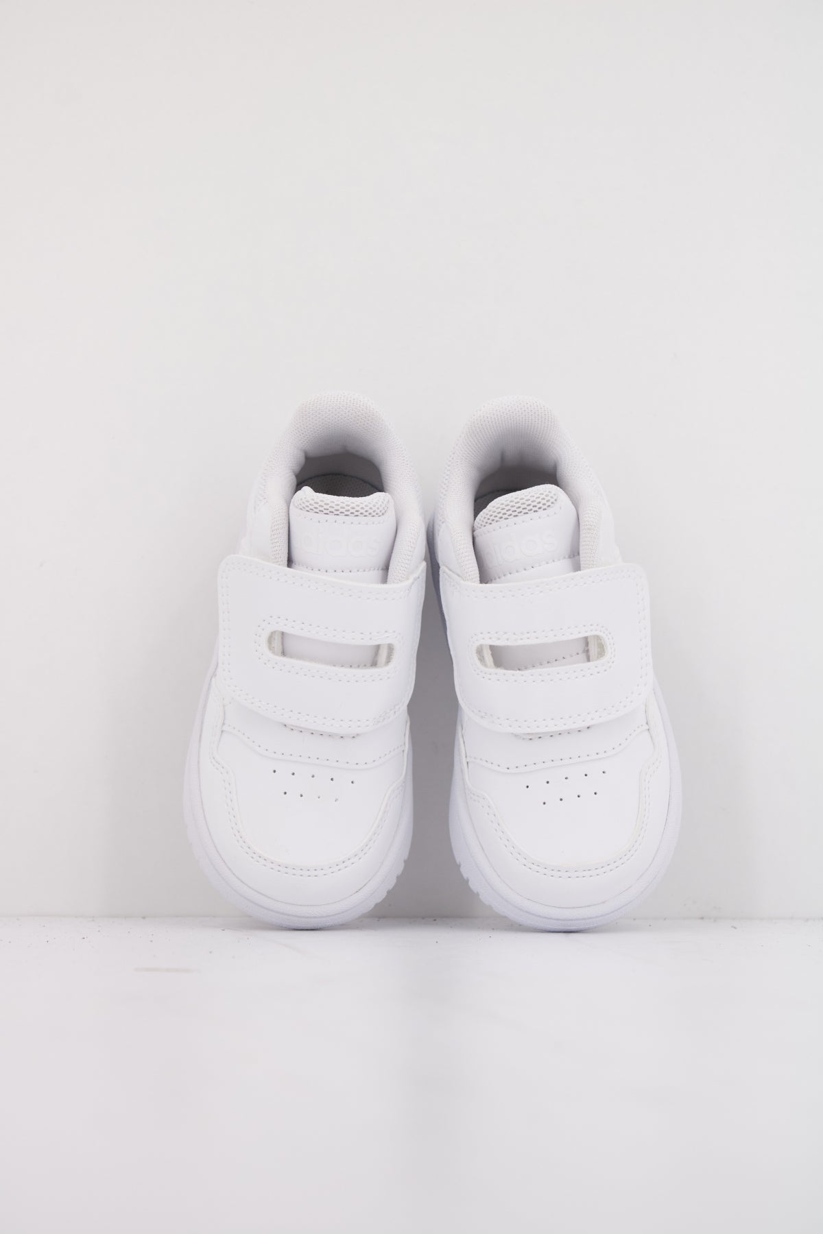 ADIDAS HOOPS . CF I en color BLANCO (3)