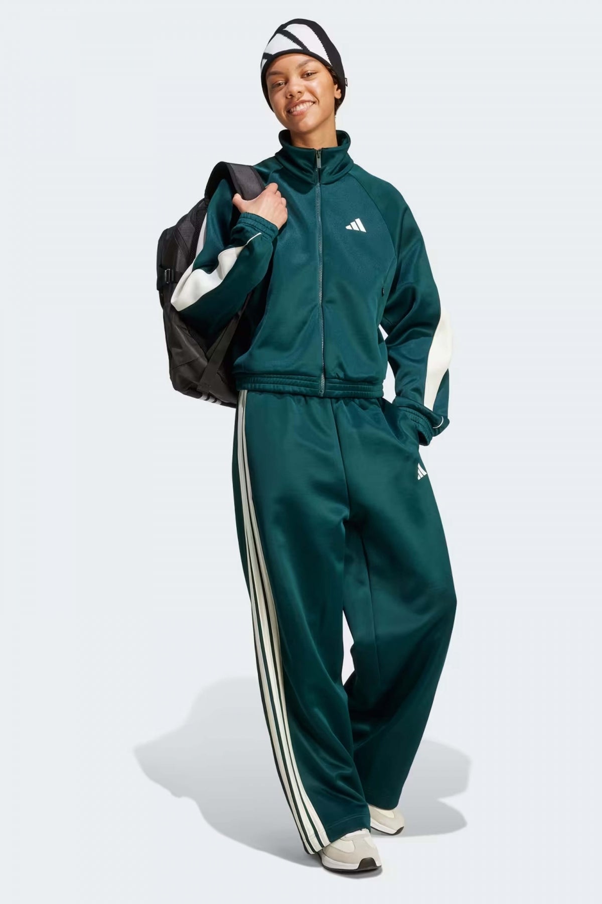 ADIDAS STADIUM -STRIPES TRACK PANTS en color VERDE (4)