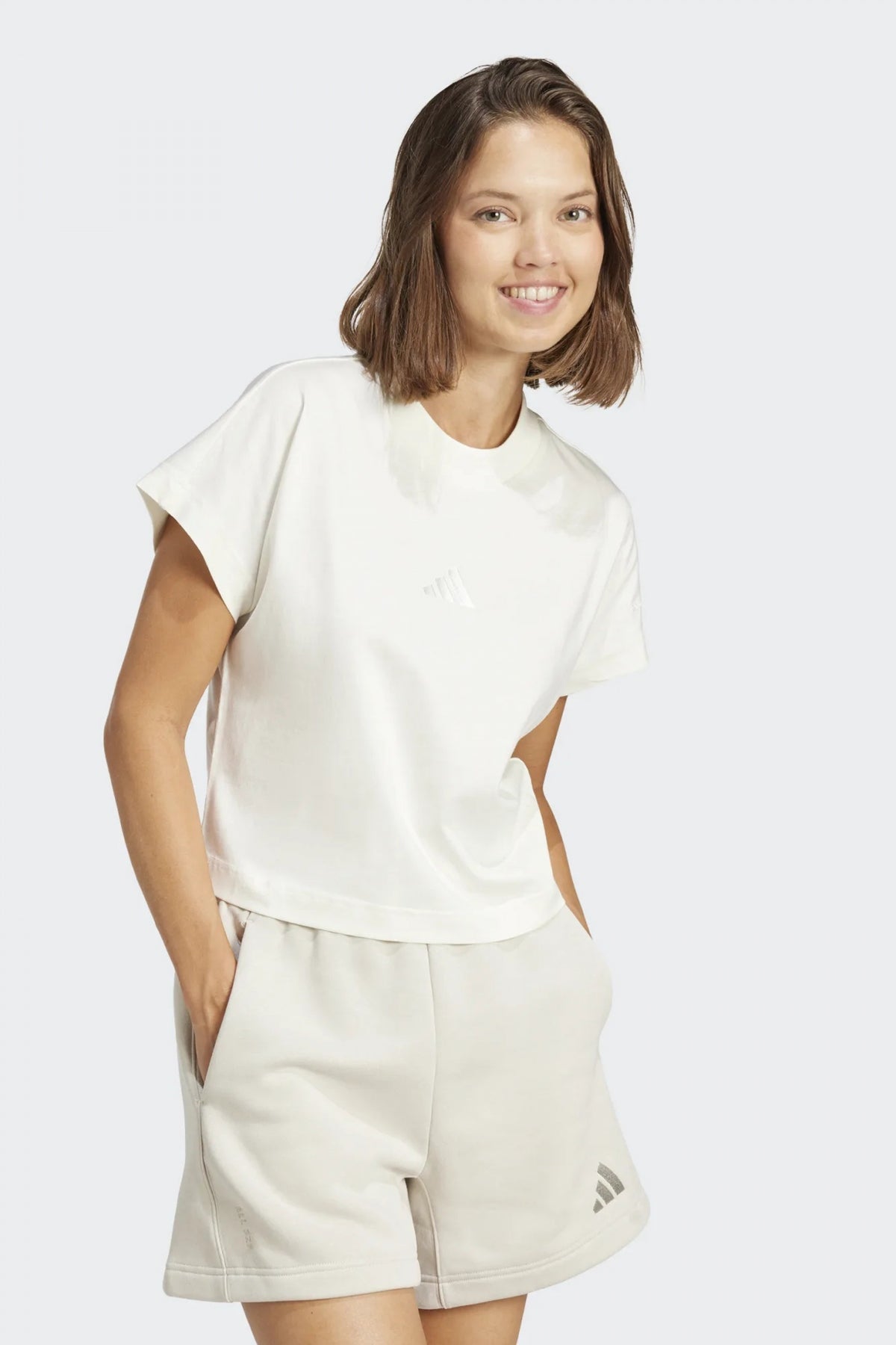 ADIDAS W ALL SZN TEE en color BLANCO (1)