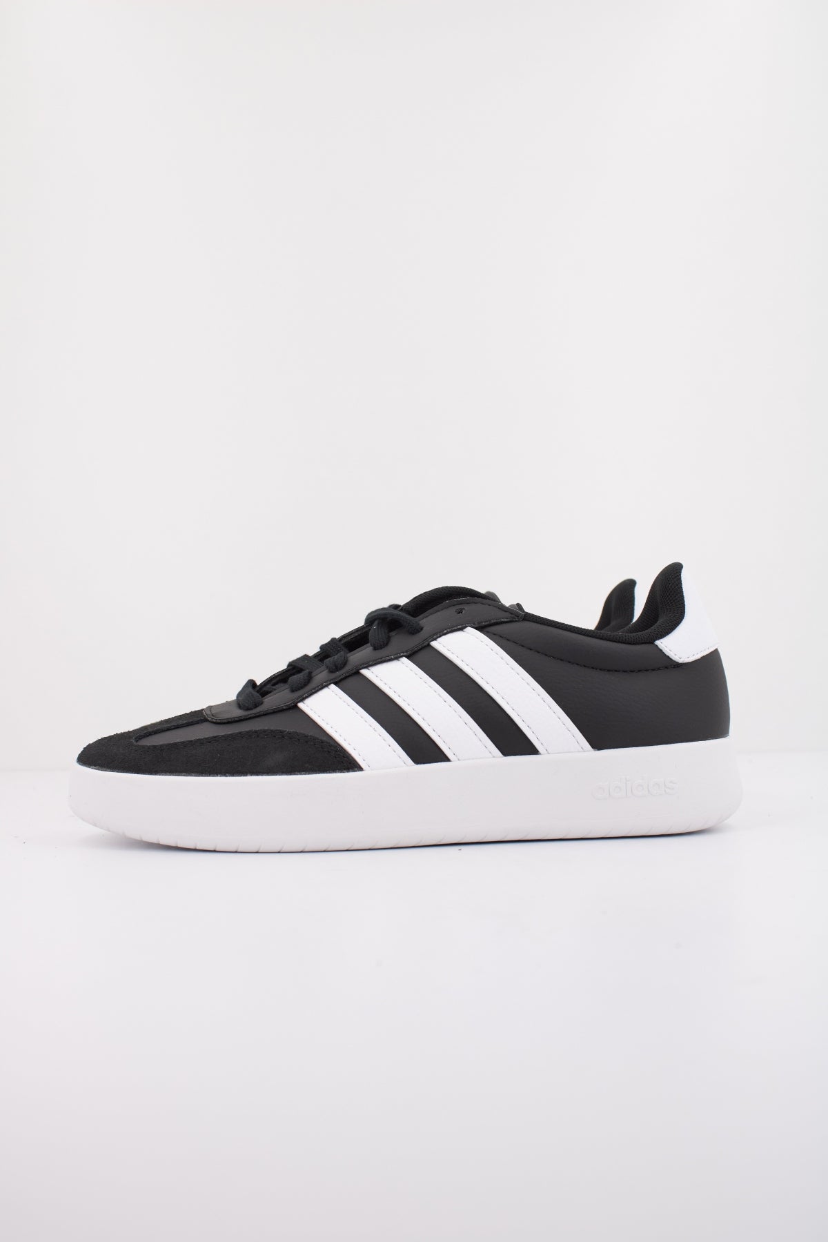 ADIDAS BARREDA en color NEGRO (1)
