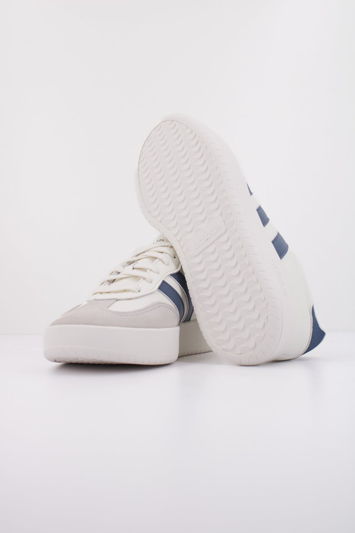 ADIDAS BARREDA en color BLANCO (5)