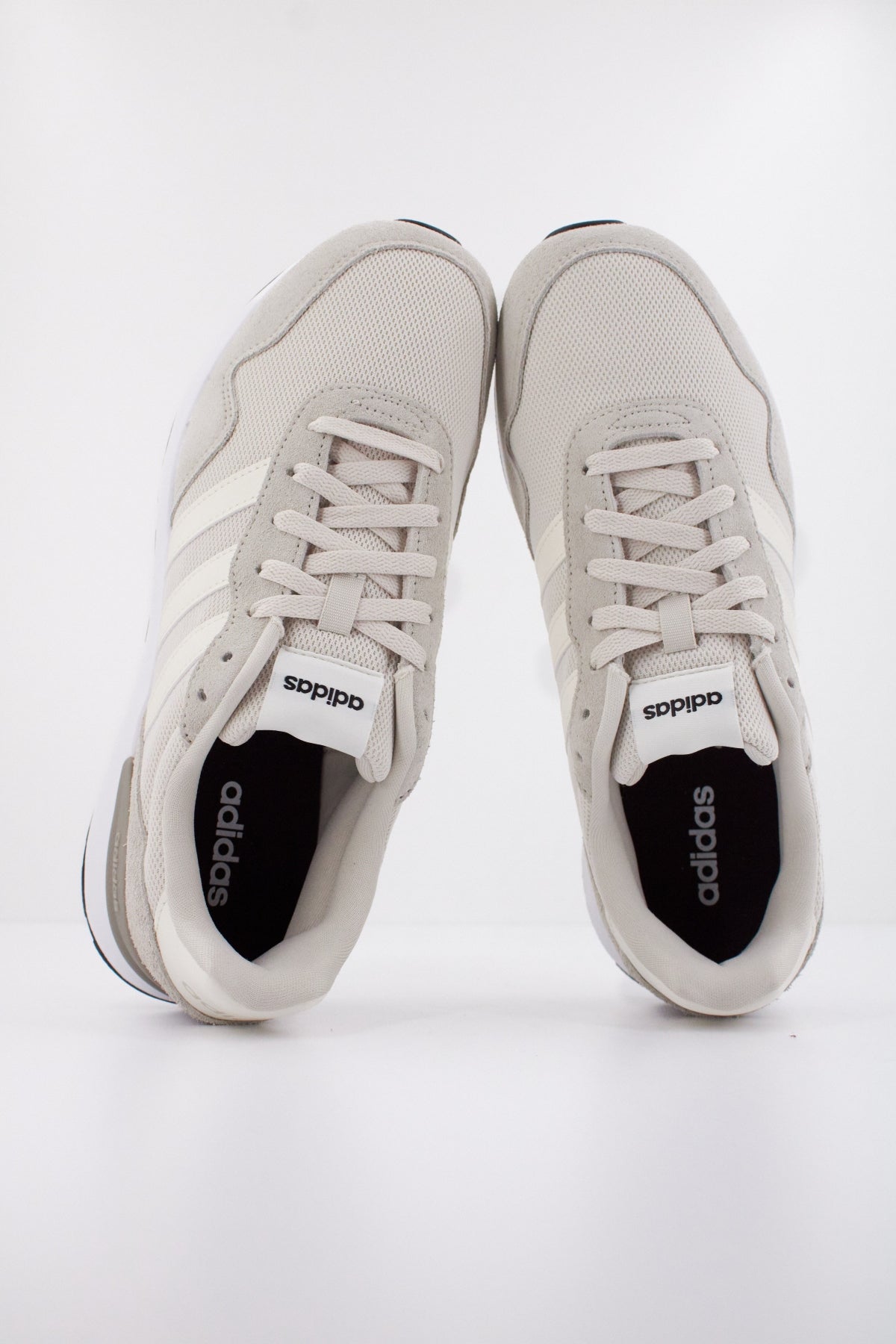 ADIDAS RUN s . en color BEIS (3)